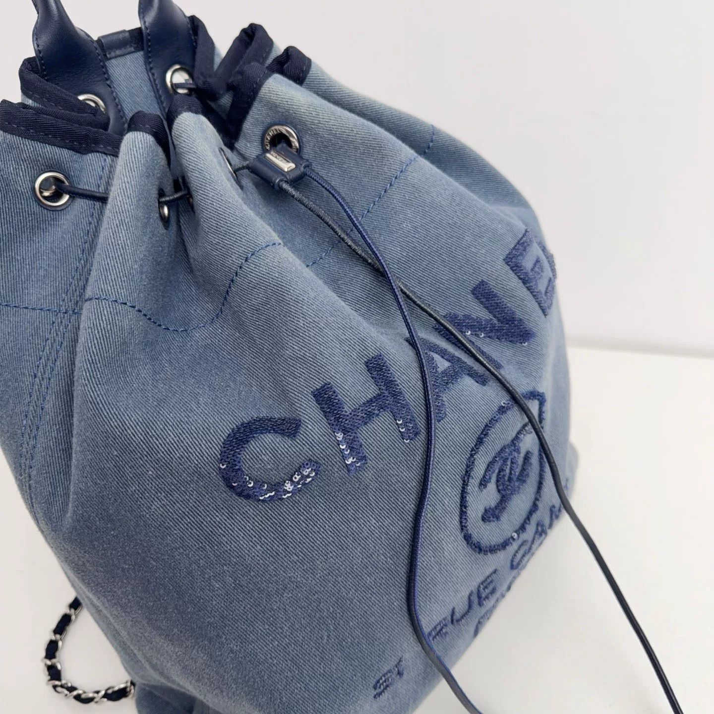 Chanel Pre-loved Bag Very good condition Size ONE SIZE - 5 Thumbnail