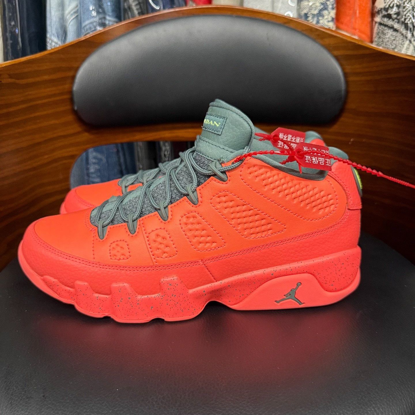 Nike Nike AJ9 Orange Lowtop Sneakers 7.5 Men Size US 7.5 / EU 40-41 - 6 Thumbnail