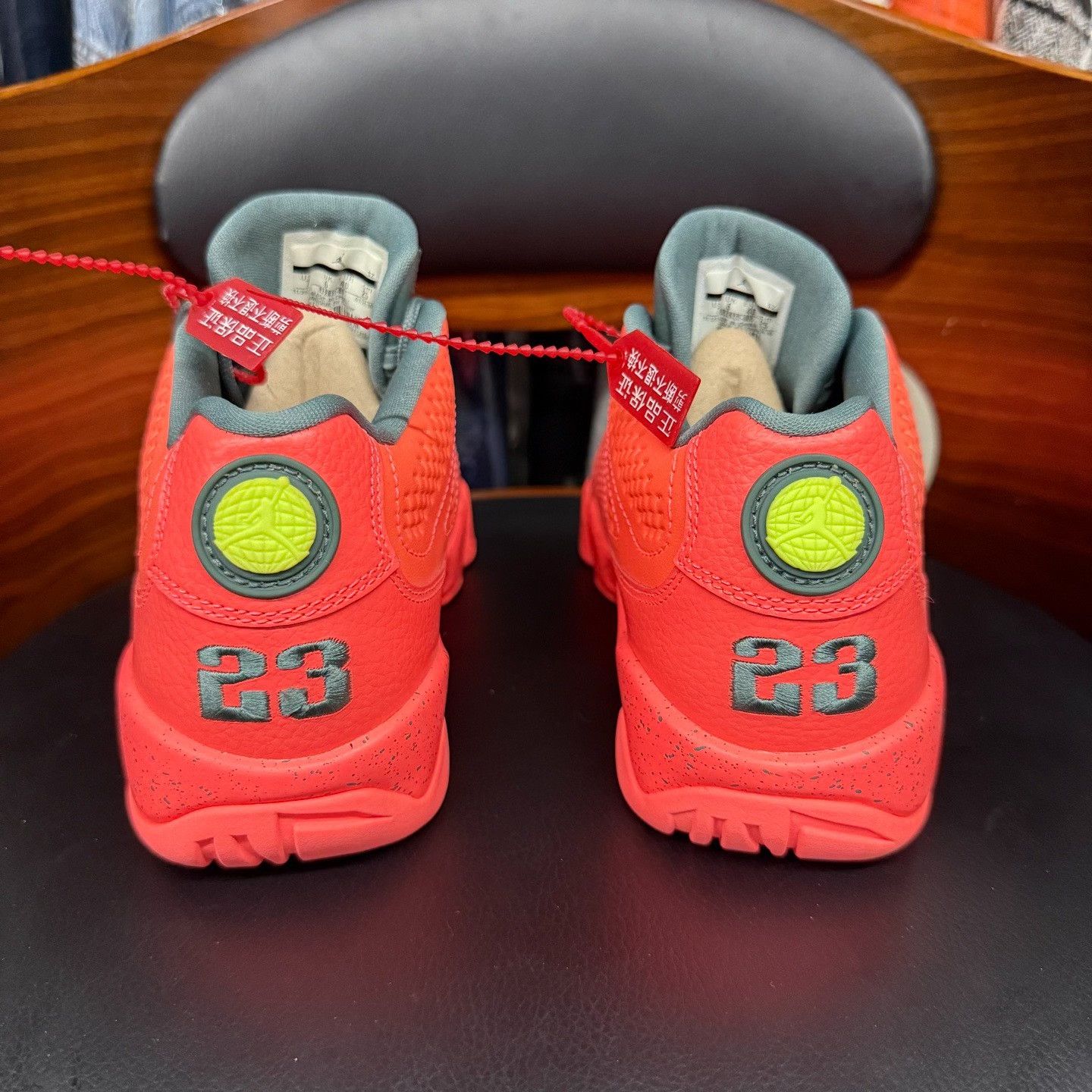 Nike Nike AJ9 Orange Lowtop Sneakers 7.5 Men Size US 7.5 / EU 40-41 - 3 Thumbnail