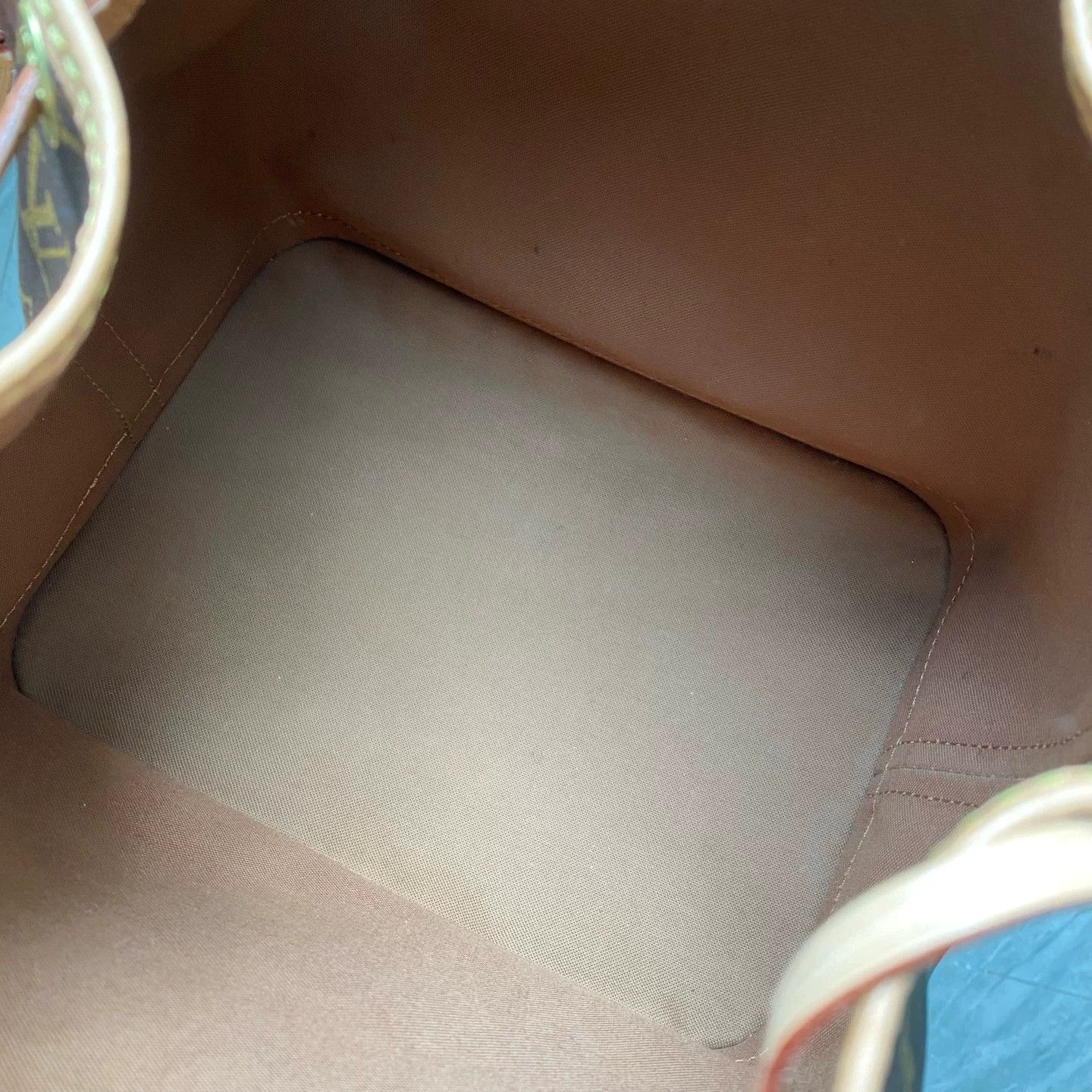 Louis Vuitton Pre-loved Bag Very good condition Size ONE SIZE - 5 Thumbnail