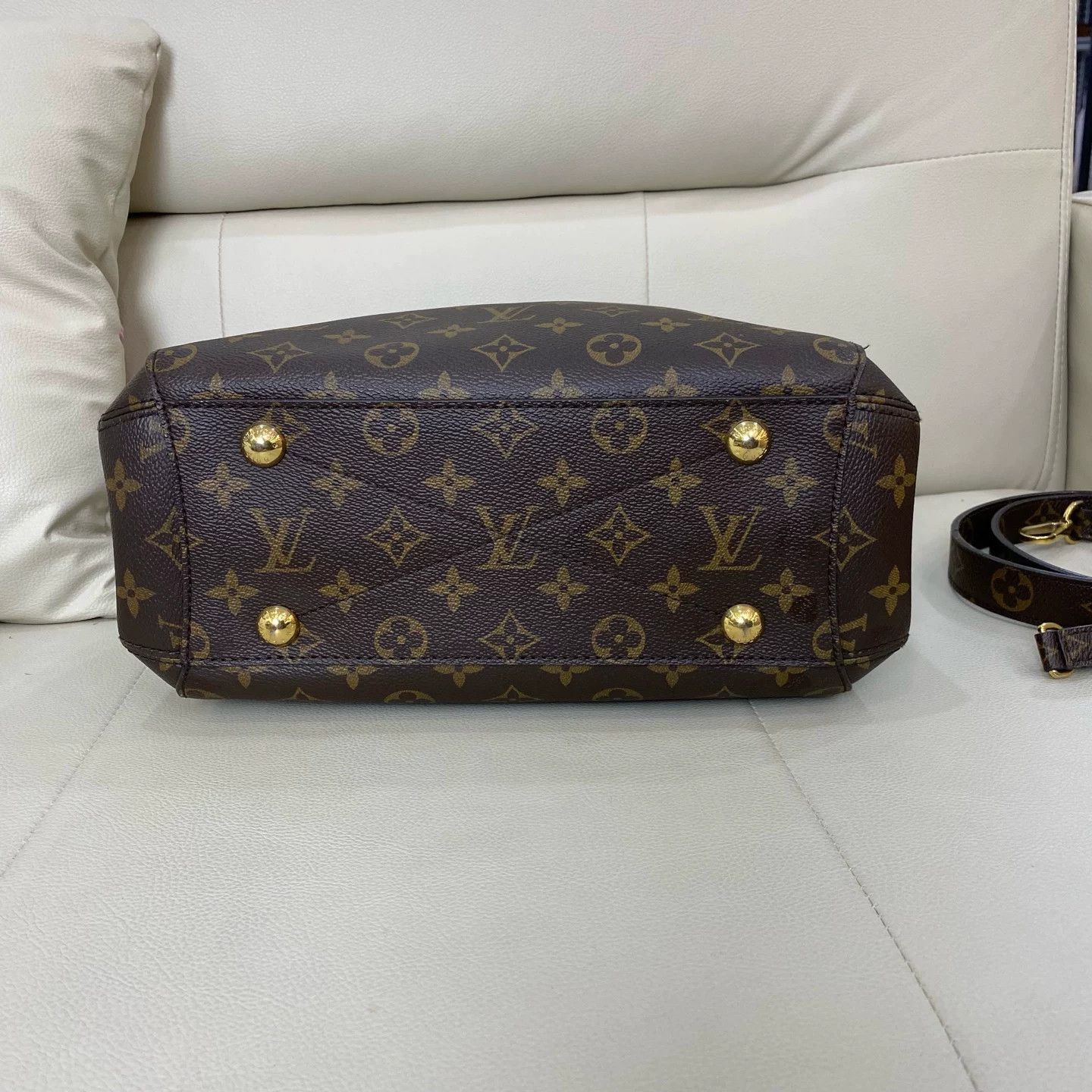 Louis Vuitton Pre-loved Bag Very good condition Size ONE SIZE - 5 Thumbnail