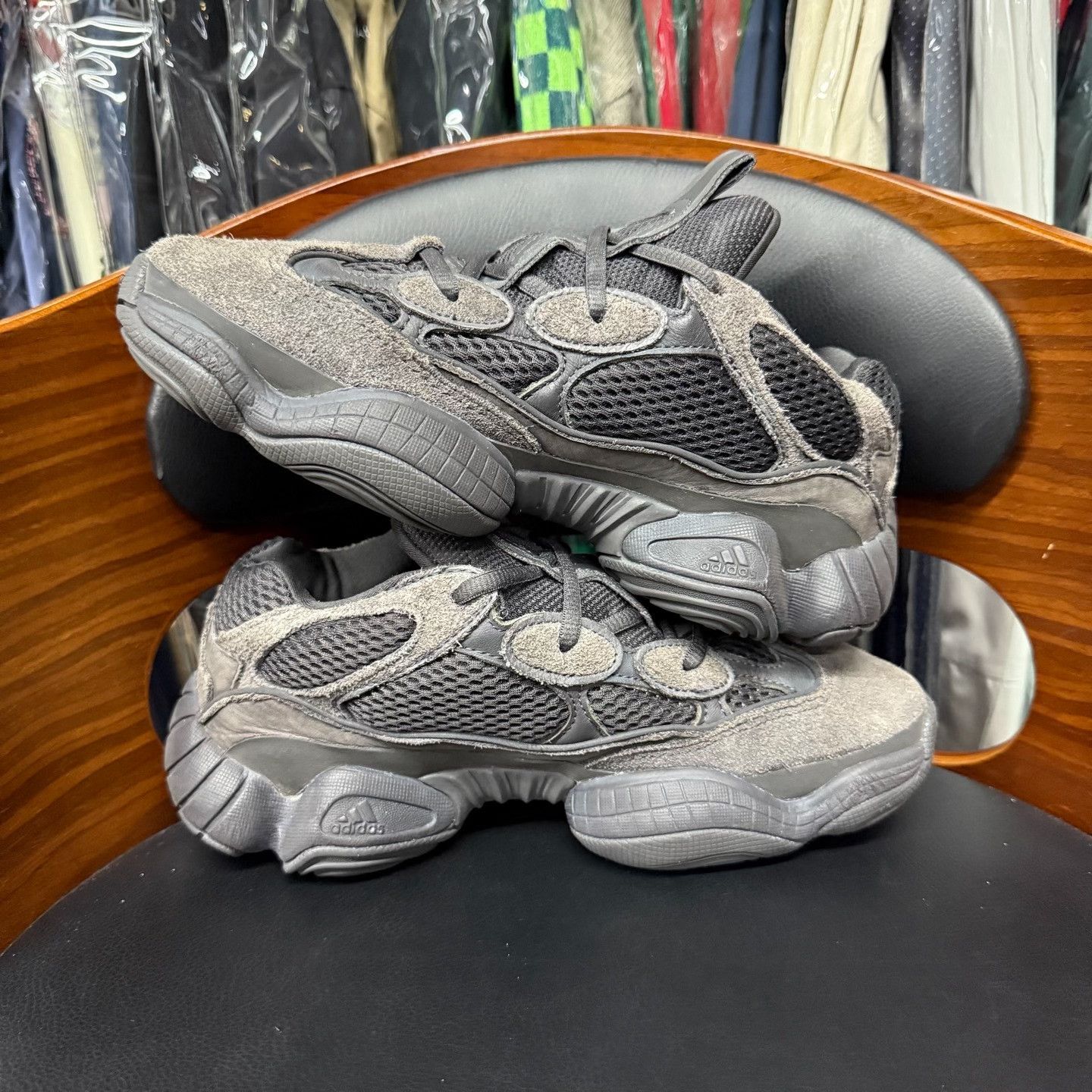 Adidas Adidas YEEZY500 Black Lowtop Sneakers 6.5 Men Size US 6.5 / EU 39-40 - 7 Thumbnail