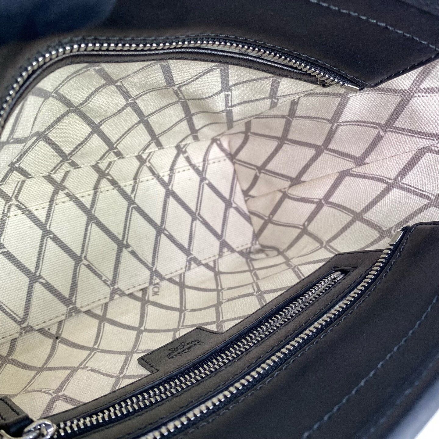 MCM Pre-loved Bag Very good condition Size ONE SIZE - 7 Thumbnail