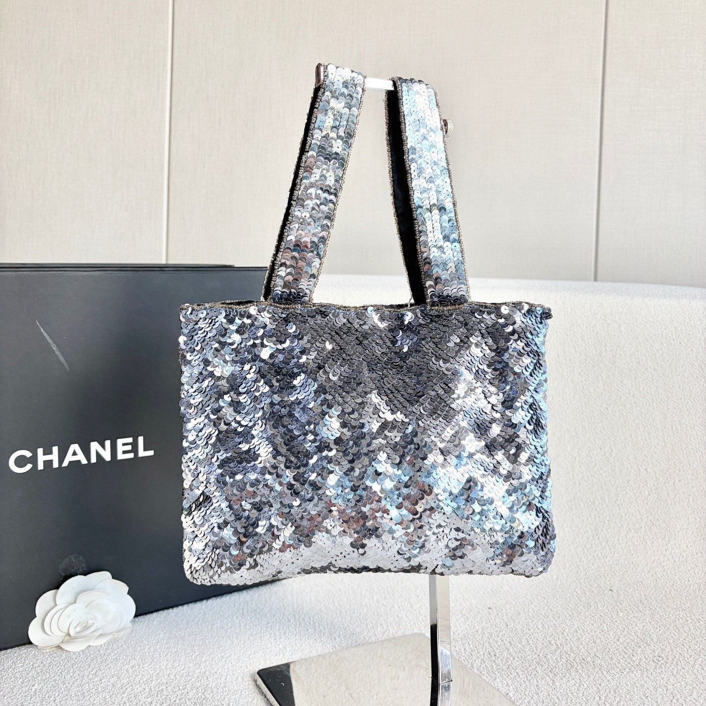 Chanel Pre-loved Bag Very good condition Size ONE SIZE - 2 Thumbnail