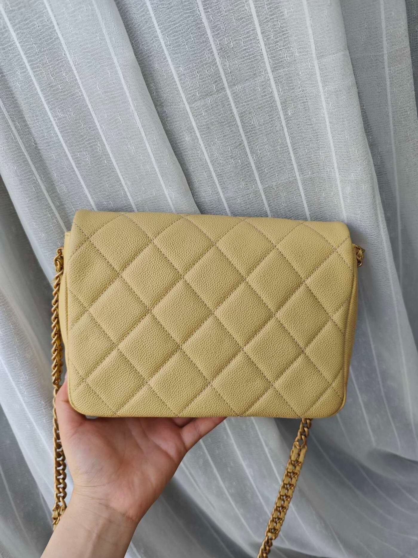 Chanel Pre-loved Bag Very good condition Size ONE SIZE - 2 Thumbnail