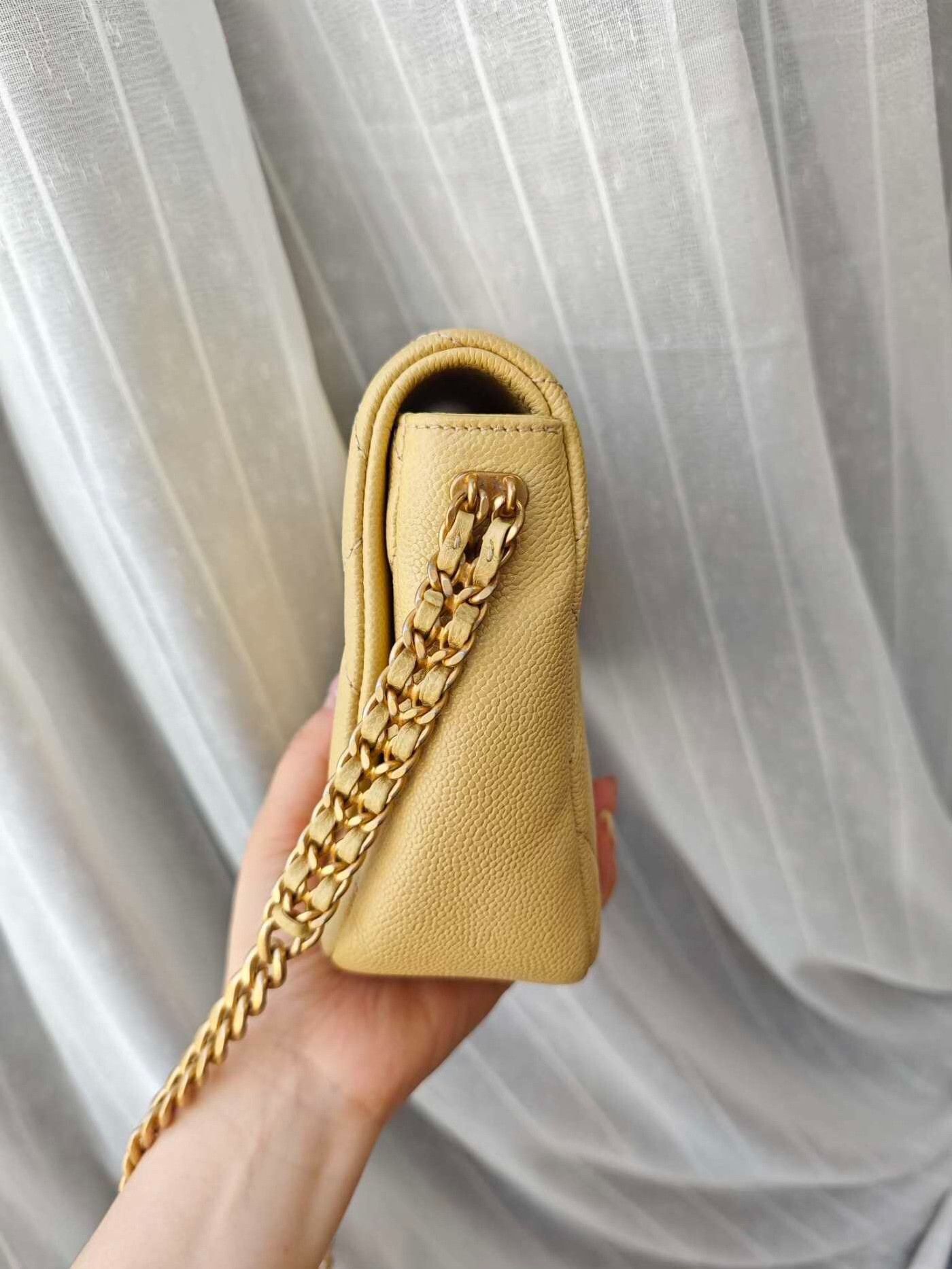 Chanel Pre-loved Bag Very good condition Size ONE SIZE - 3 Thumbnail
