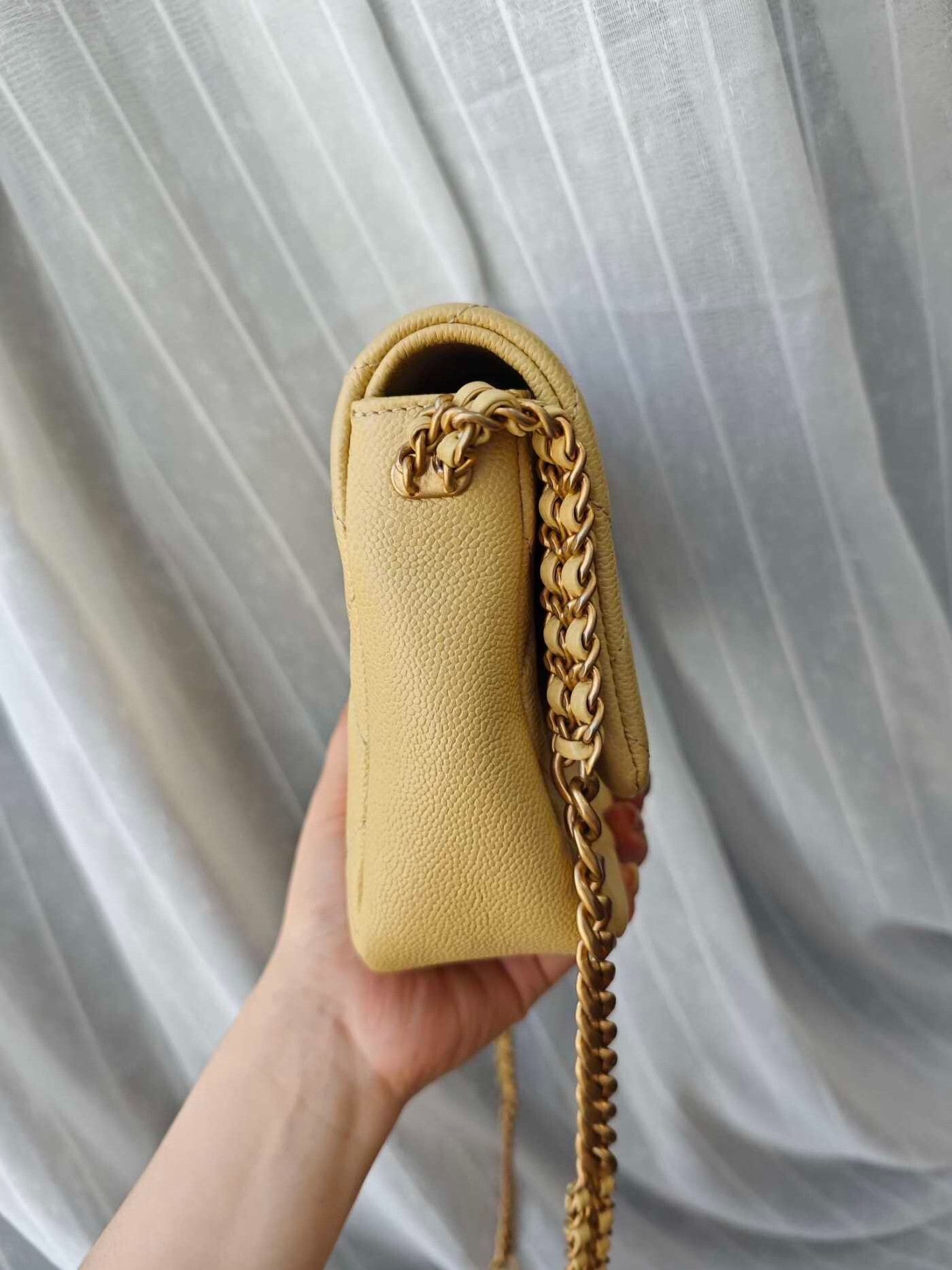 Chanel Pre-loved Bag Very good condition Size ONE SIZE - 4 Thumbnail