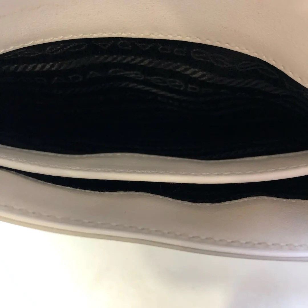 Prada Pre-loved Bag Very good condition Size ONE SIZE - 8 Thumbnail