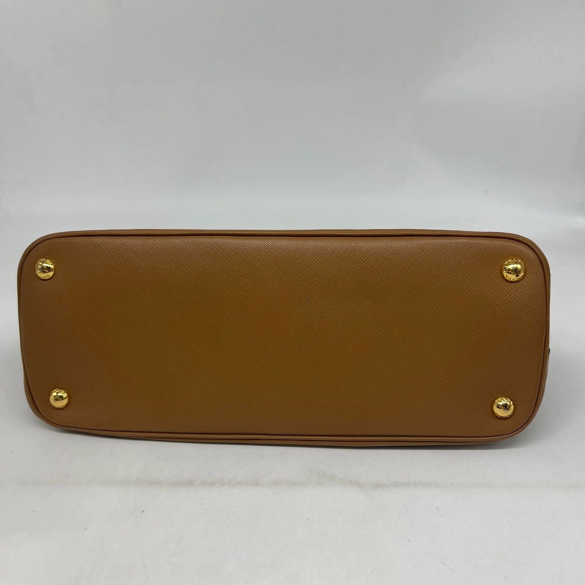 Prada Pre-loved Bag Very good condition Size ONE SIZE - 8 Thumbnail