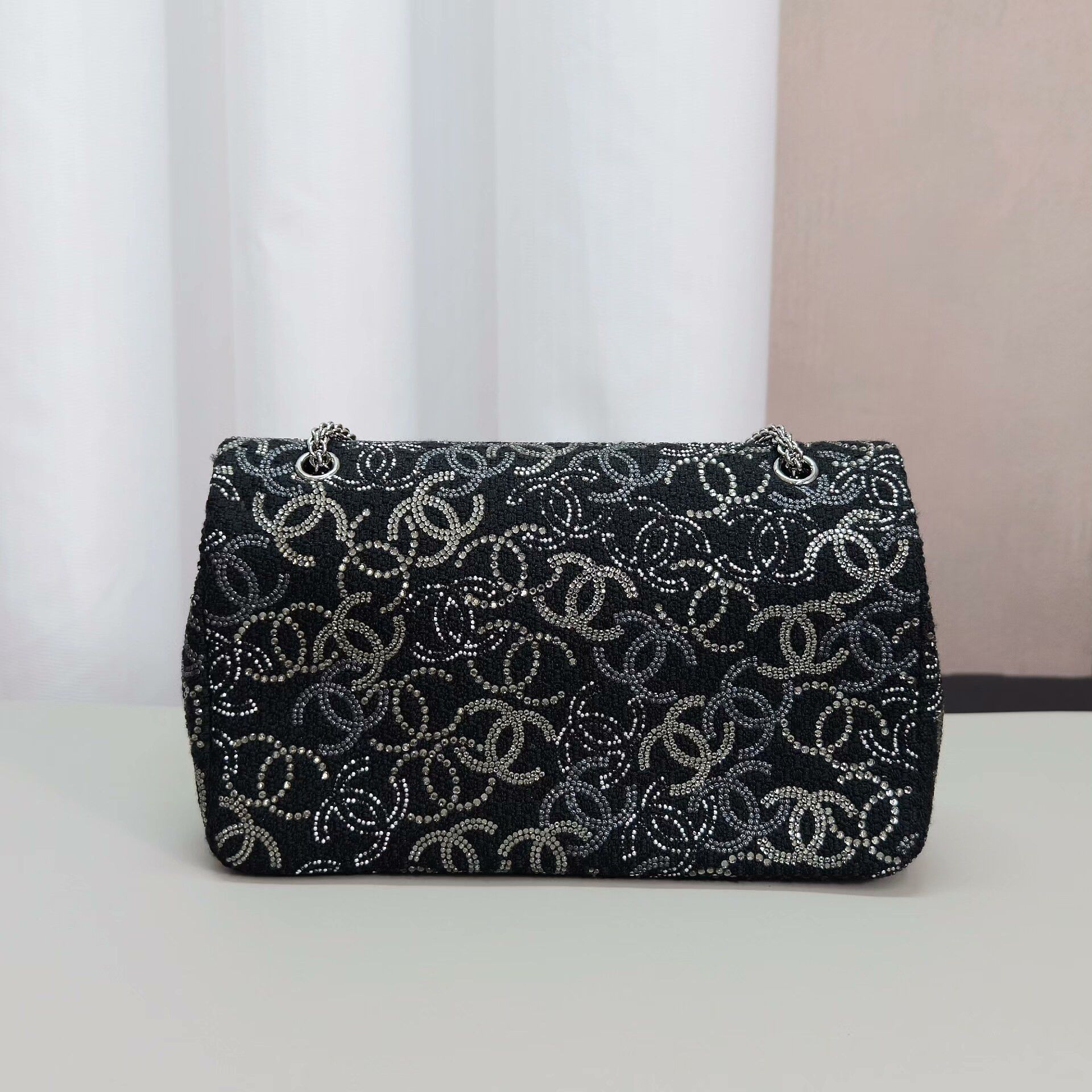 Chanel Pre-loved Bag Very good condition Size ONE SIZE - 2 Thumbnail