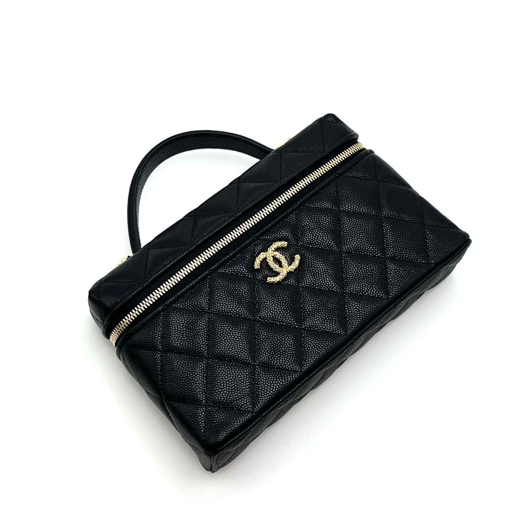 Chanel Pre-loved Bag Very good condition Size ONE SIZE - 3 Thumbnail
