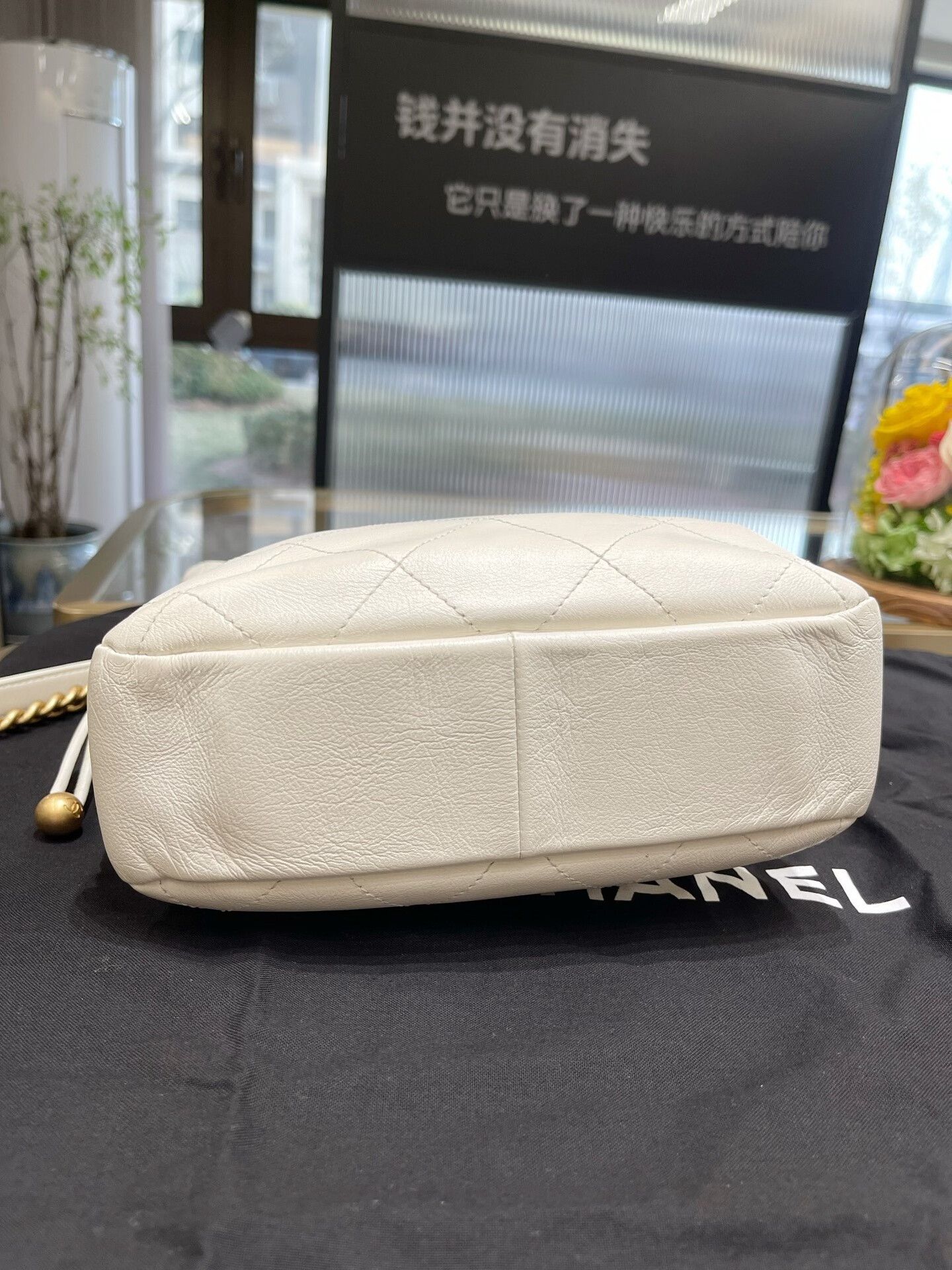 Chanel Pre-loved Bag Very good condition Size ONE SIZE - 5 Thumbnail