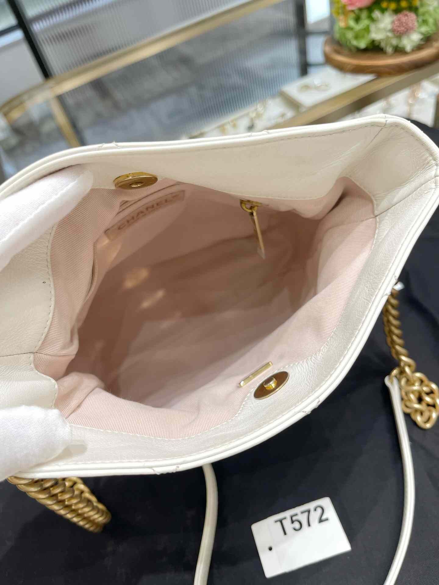 Chanel Pre-loved Bag Very good condition Size ONE SIZE - 8 Thumbnail