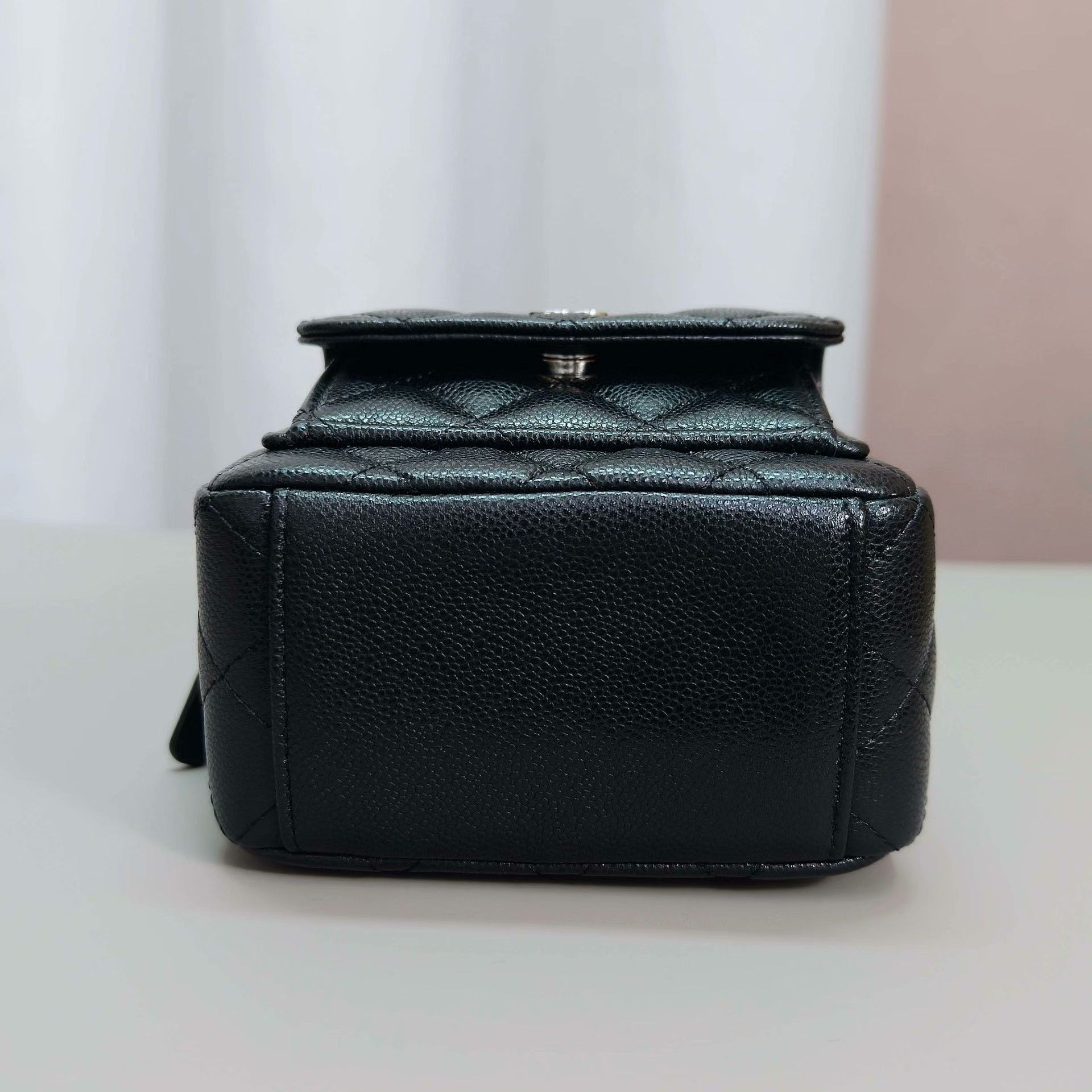 Chanel Pre-loved Bag Very good condition Size ONE SIZE - 5 Thumbnail