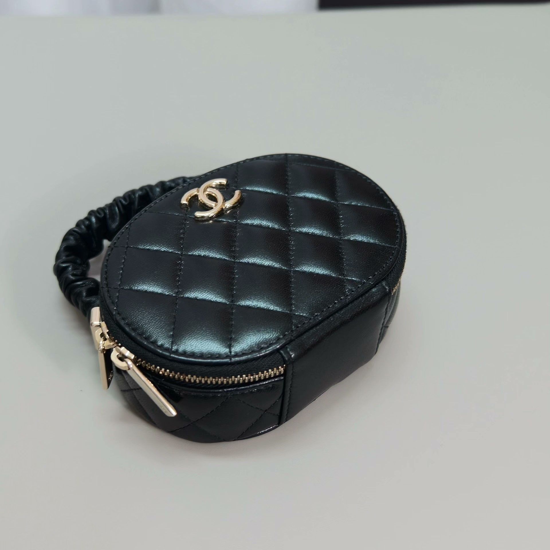 Chanel Pre-loved Bag Very good condition Size ONE SIZE - 4 Thumbnail