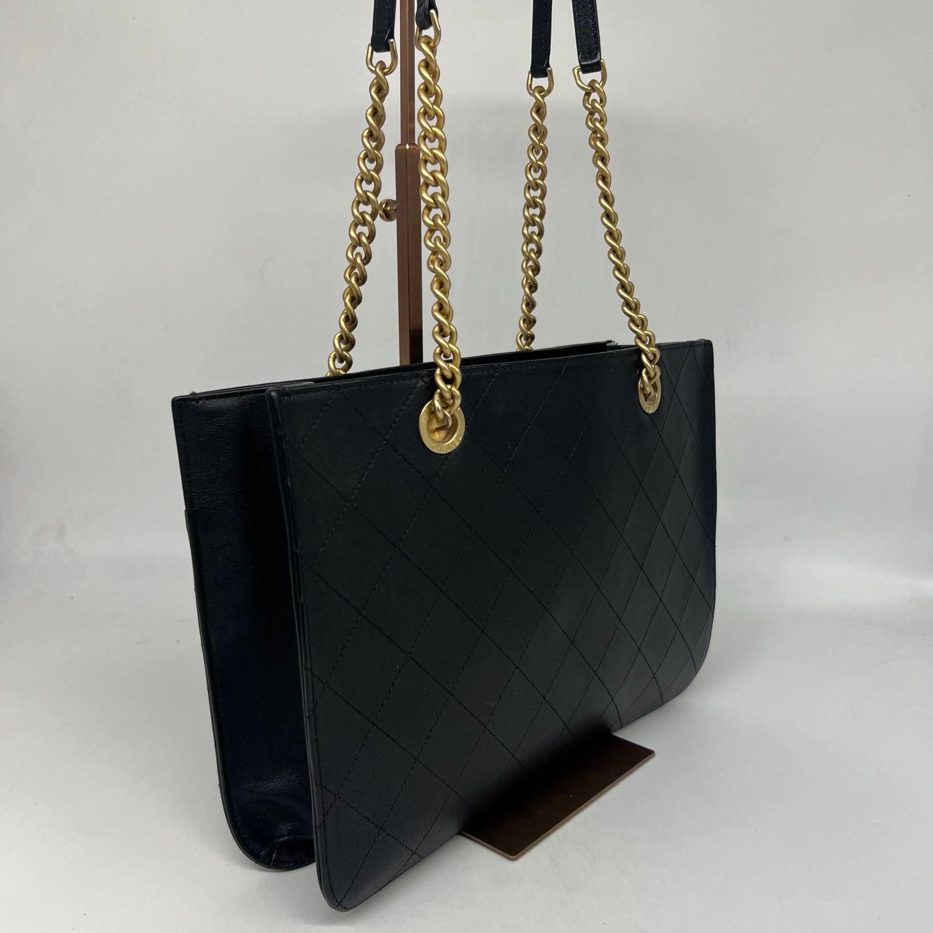Chanel Pre-loved Bag Very good condition Size ONE SIZE - 5 Thumbnail