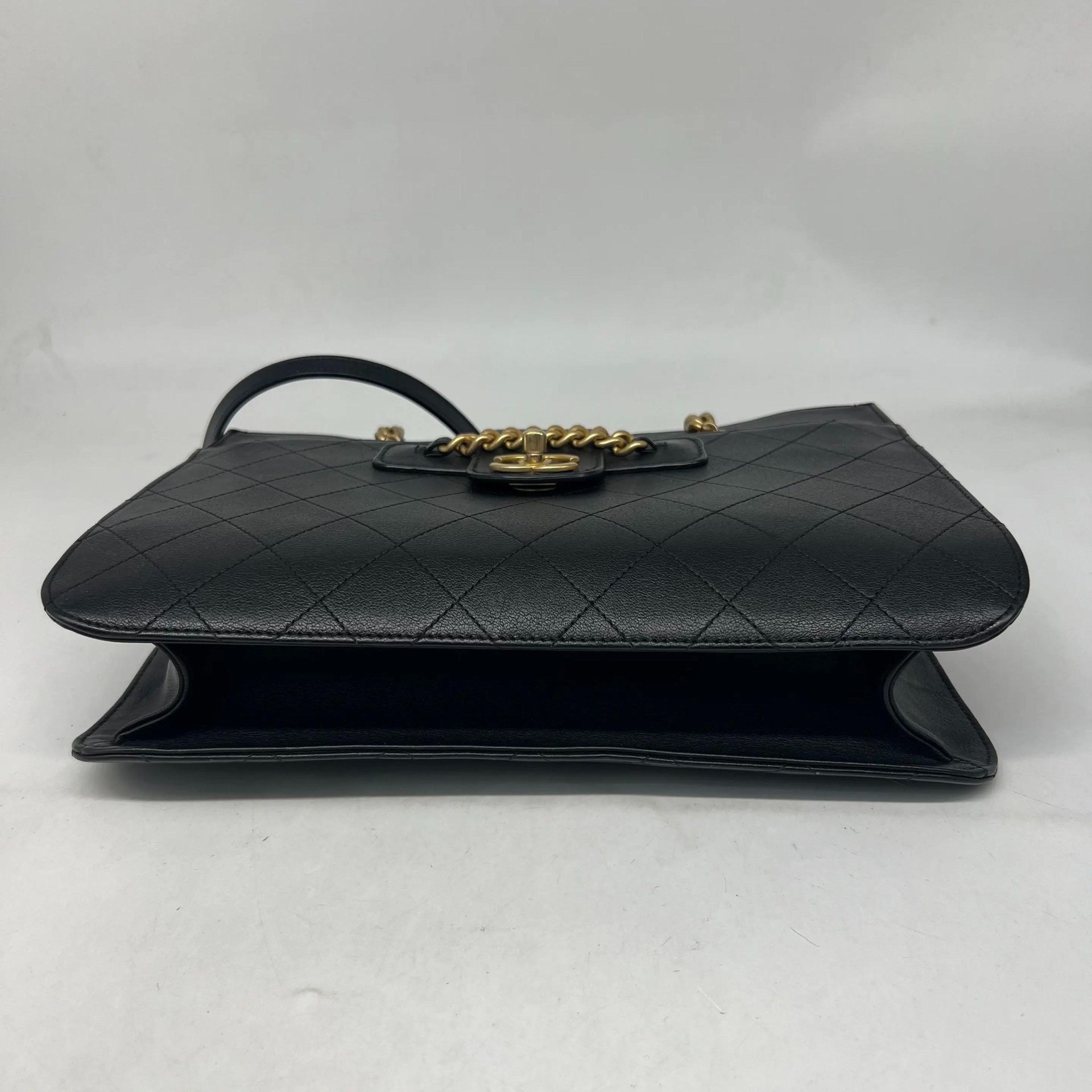Chanel Pre-loved Bag Very good condition Size ONE SIZE - 7 Thumbnail
