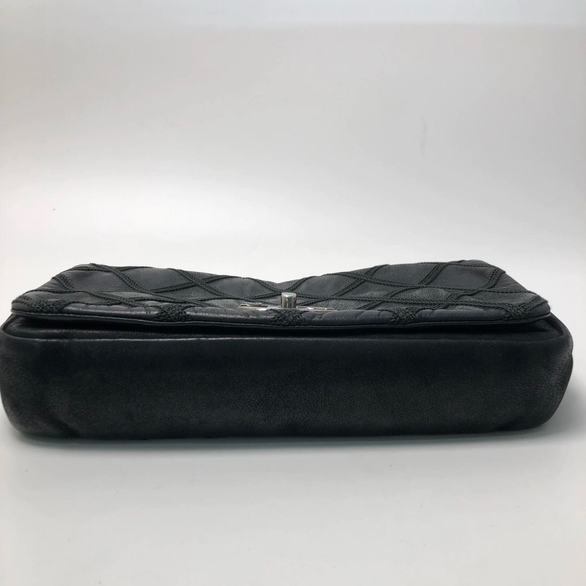 Chanel Pre-loved Bag Very good condition Size ONE SIZE - 6 Thumbnail