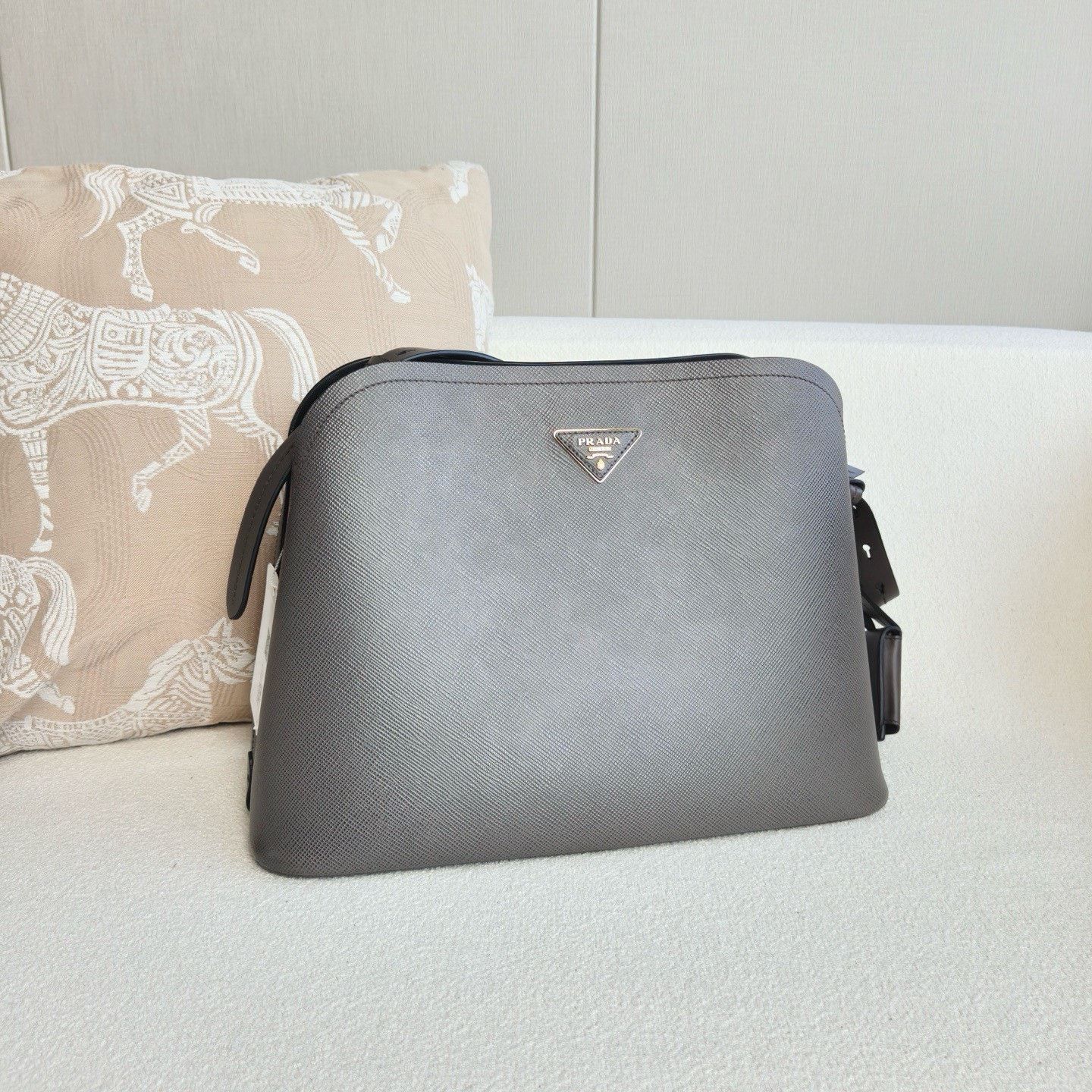Prada Pre-loved Bag Very good condition Size ONE SIZE - 6 Thumbnail