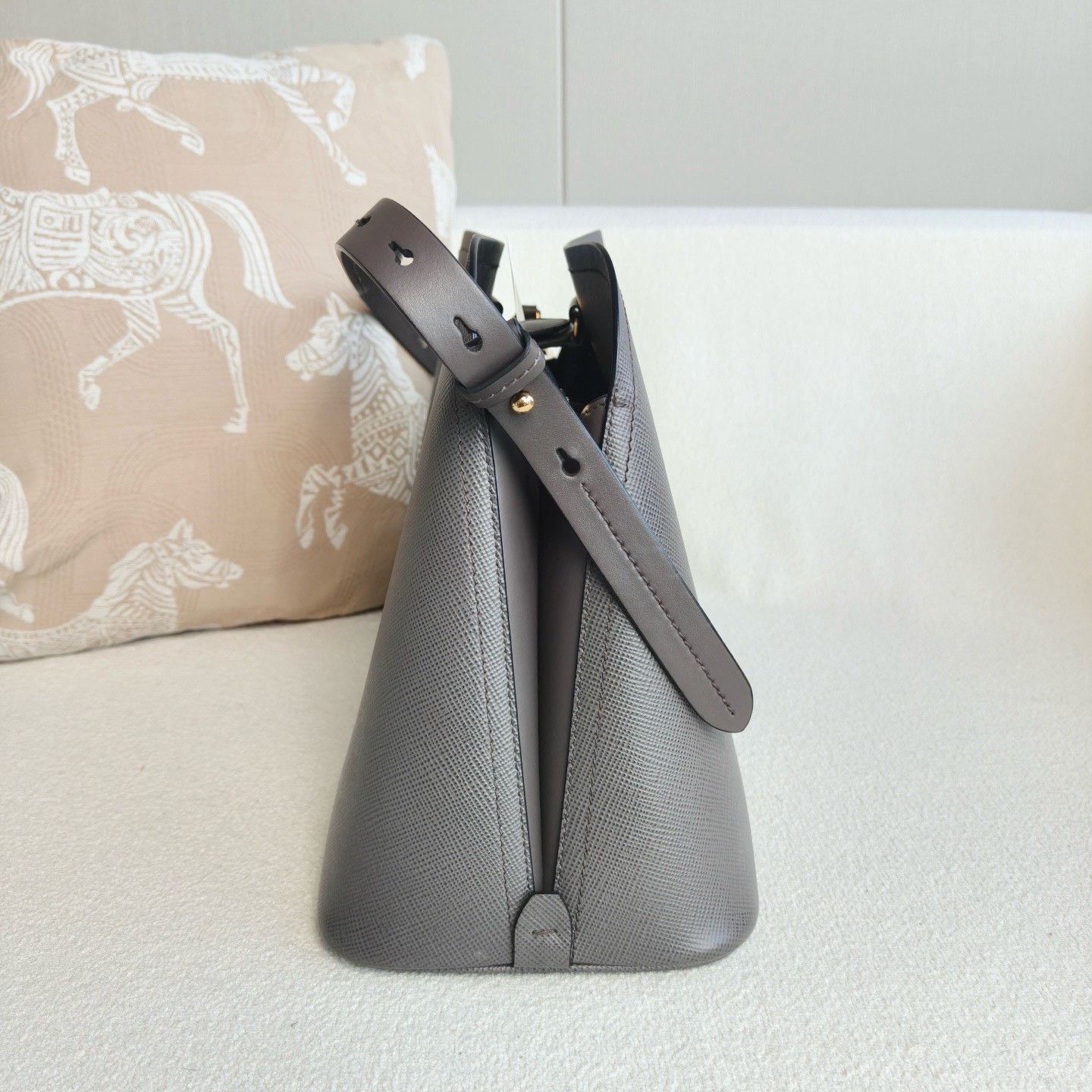 Prada Pre-loved Bag Very good condition Size ONE SIZE - 7 Thumbnail