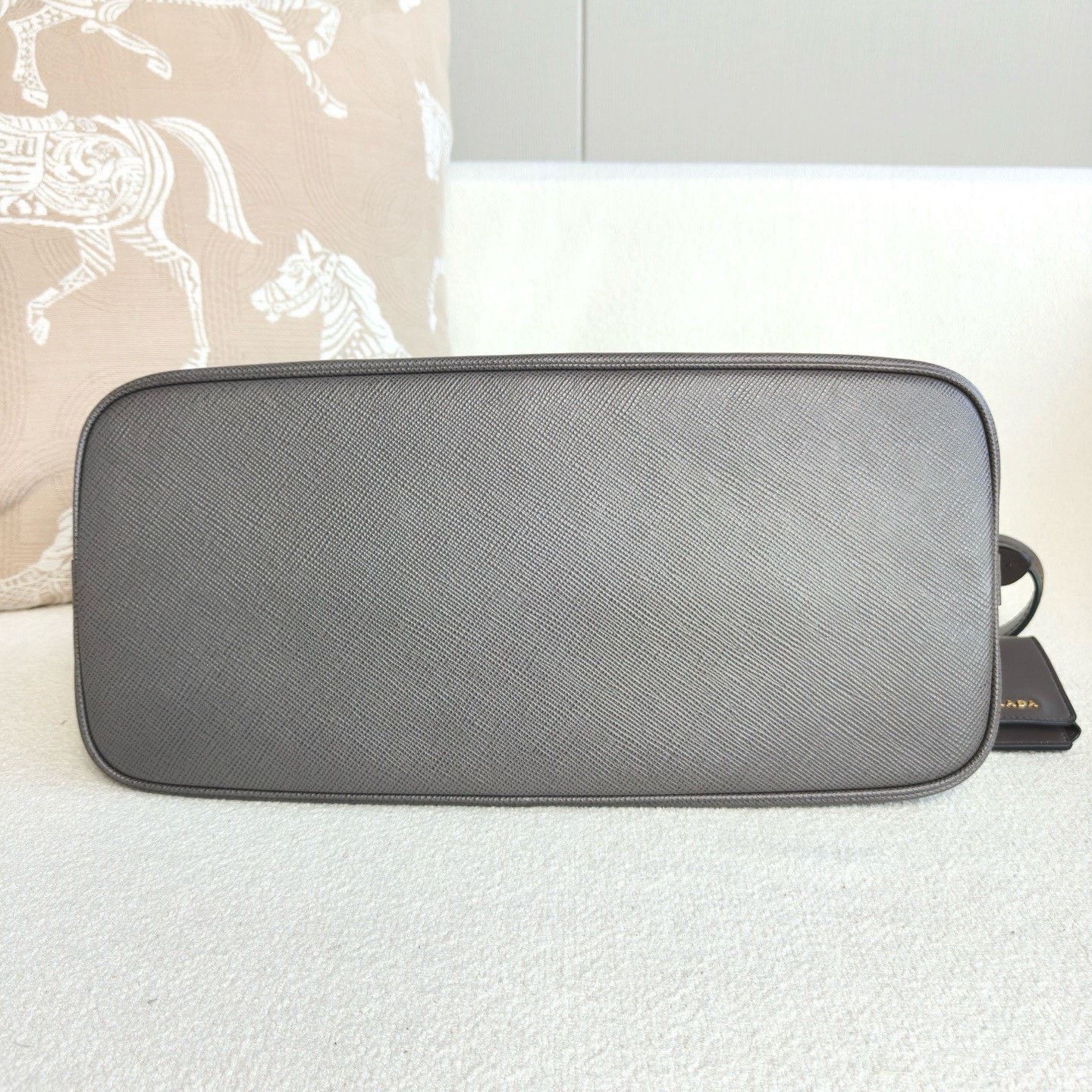 Prada Pre-loved Bag Very good condition Size ONE SIZE - 5 Thumbnail