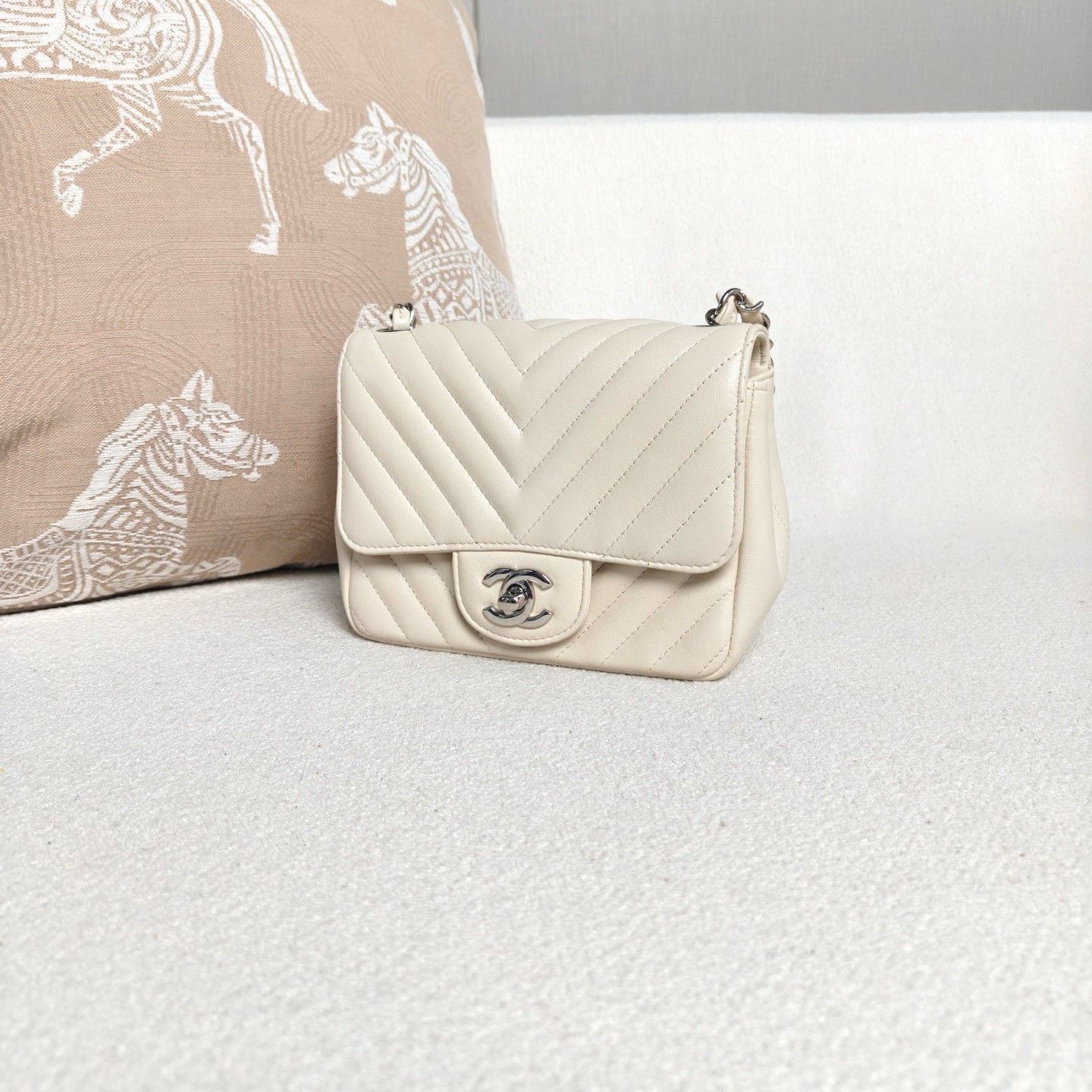 Chanel Pre-loved Bag Very good condition Size ONE SIZE - 4 Thumbnail