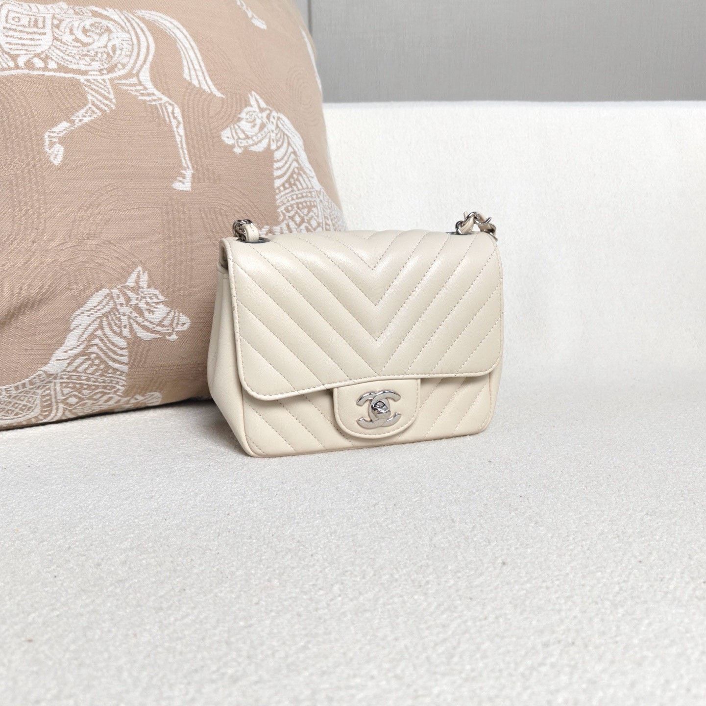 Chanel Pre-loved Bag Very good condition Size ONE SIZE - 6 Thumbnail