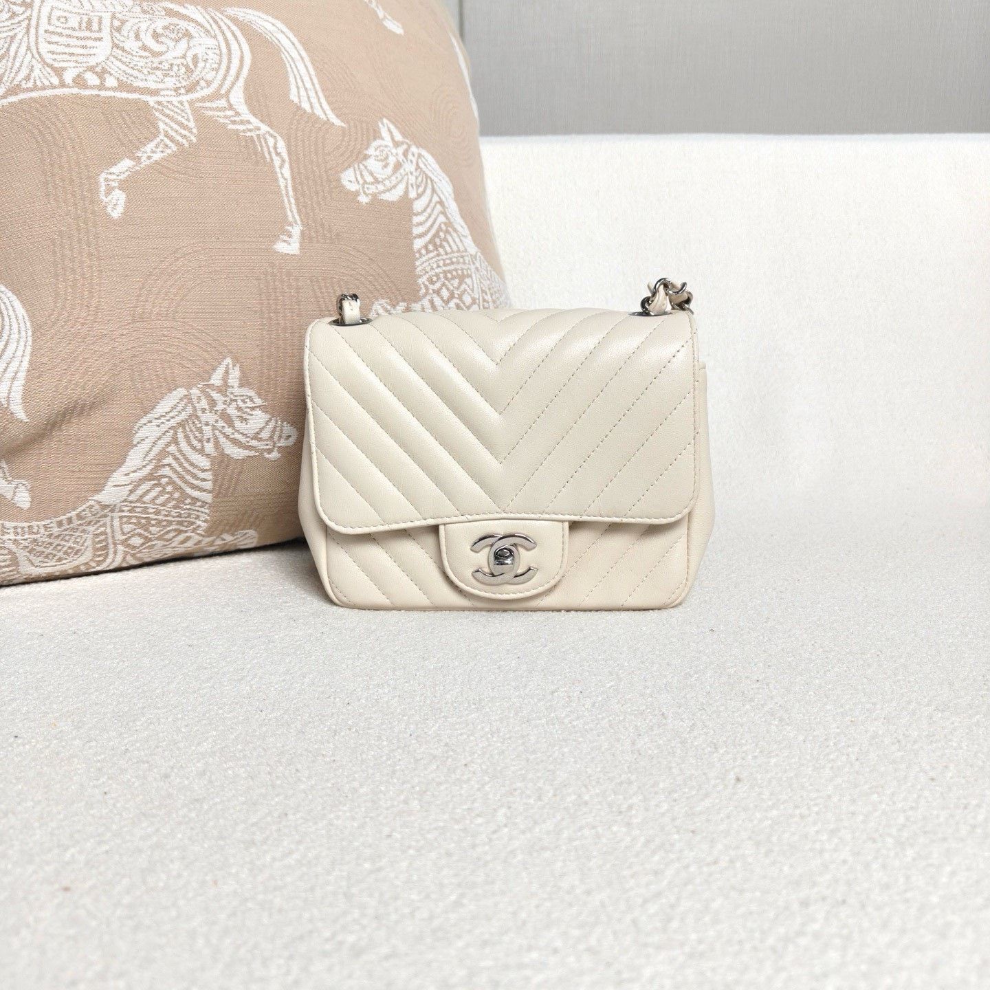 Chanel Pre-loved Bag Very good condition Size ONE SIZE - 2 Thumbnail