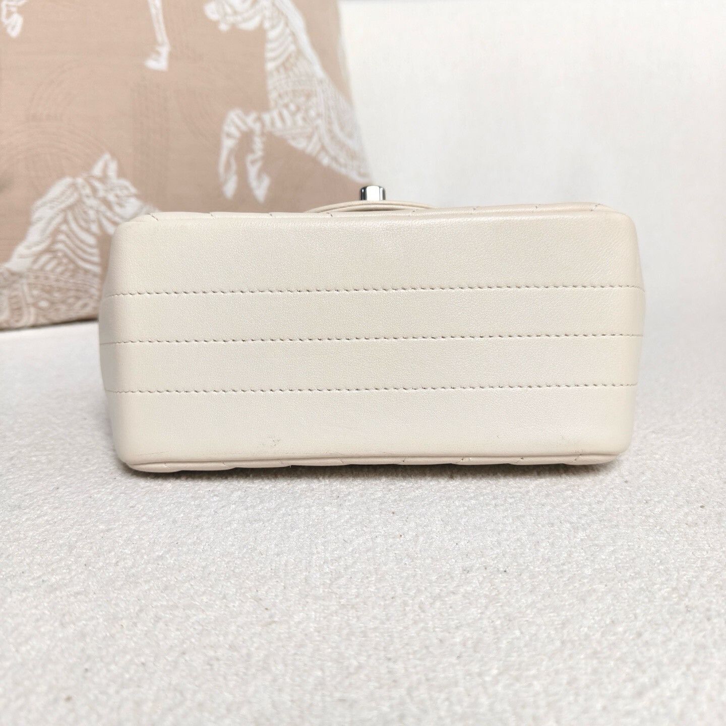 Chanel Pre-loved Bag Very good condition Size ONE SIZE - 5 Thumbnail