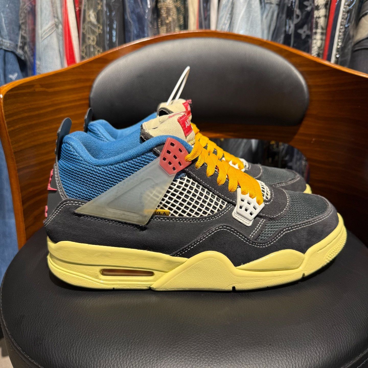 Nike Nike AJ4 Blue Lowtop Sneakers 9.5 Men Size US 9.5 / EU 42-43 - 4 Thumbnail
