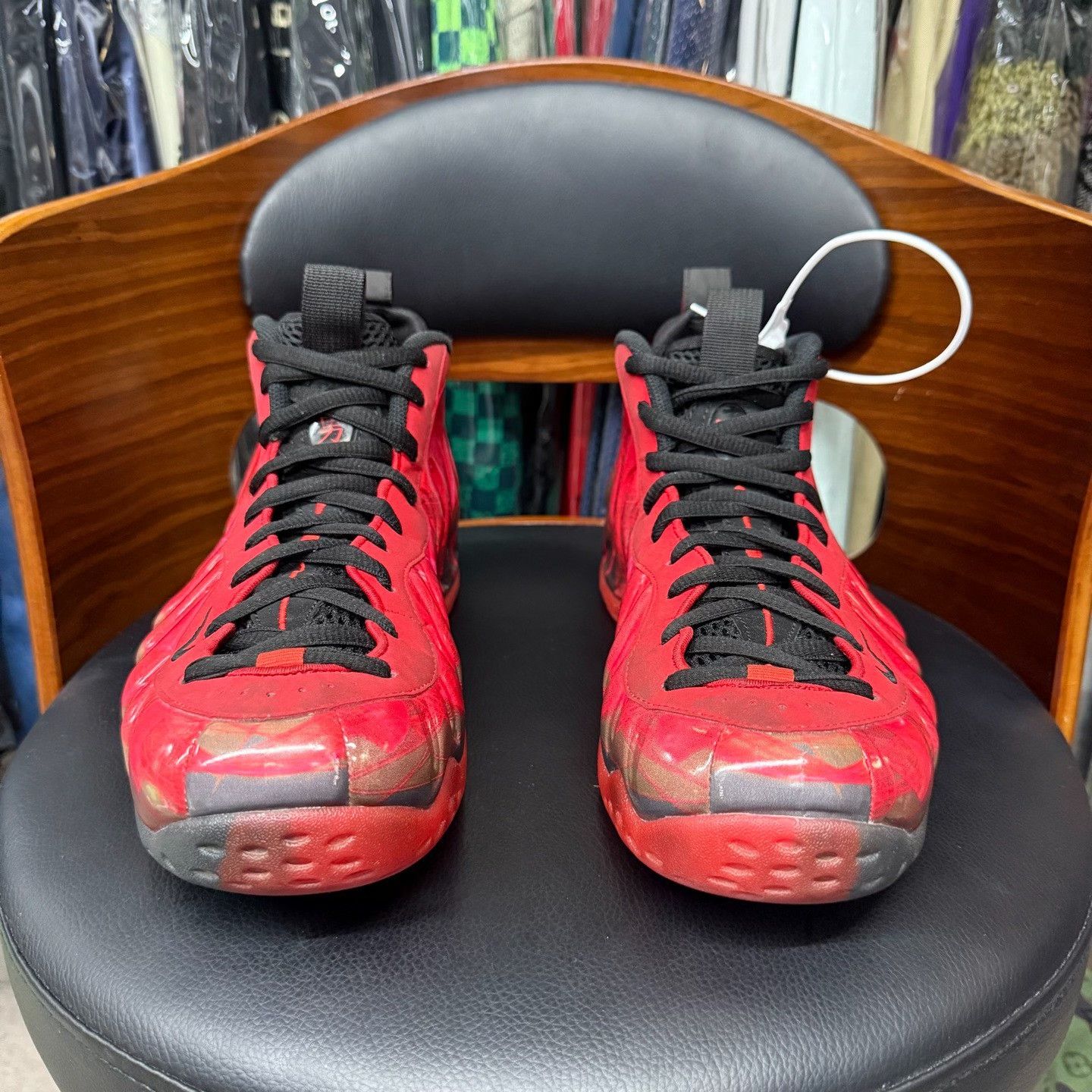 Nike Nike Red Lowtop Sneakers 9 Men Size US 9 / EU 42 - 2 Thumbnail