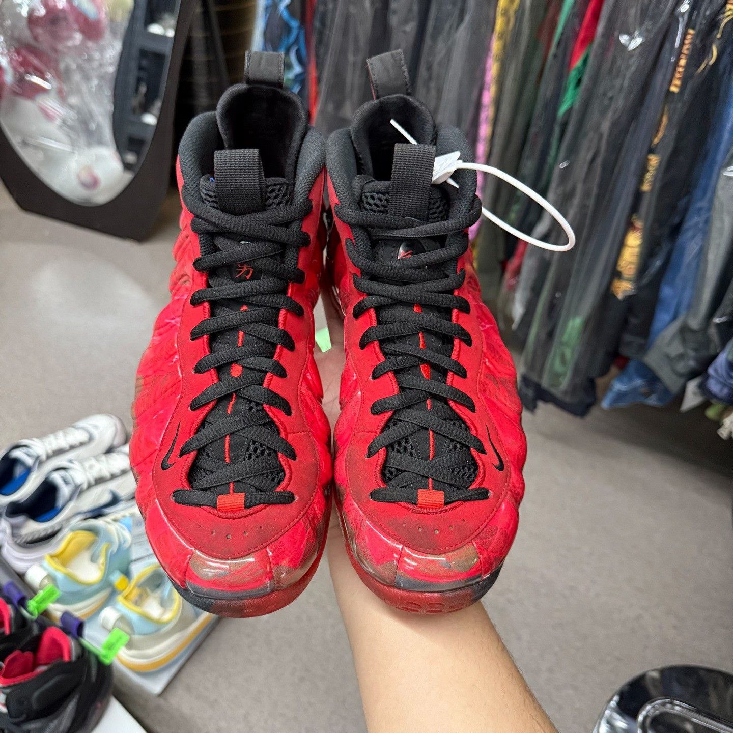 Nike Nike Red Lowtop Sneakers 9 Men Size US 9 / EU 42 - 5 Thumbnail