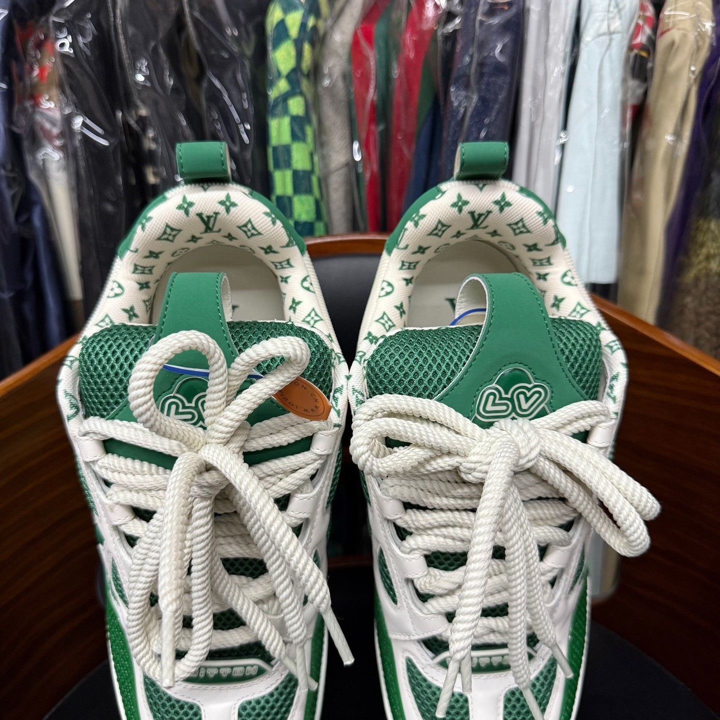 Louis Vuitton Louis Vuitton Skate Green Lowtop Sneakers 9.5 Men Size US 9.5 / EU 42-43 - 7 Thumbnail