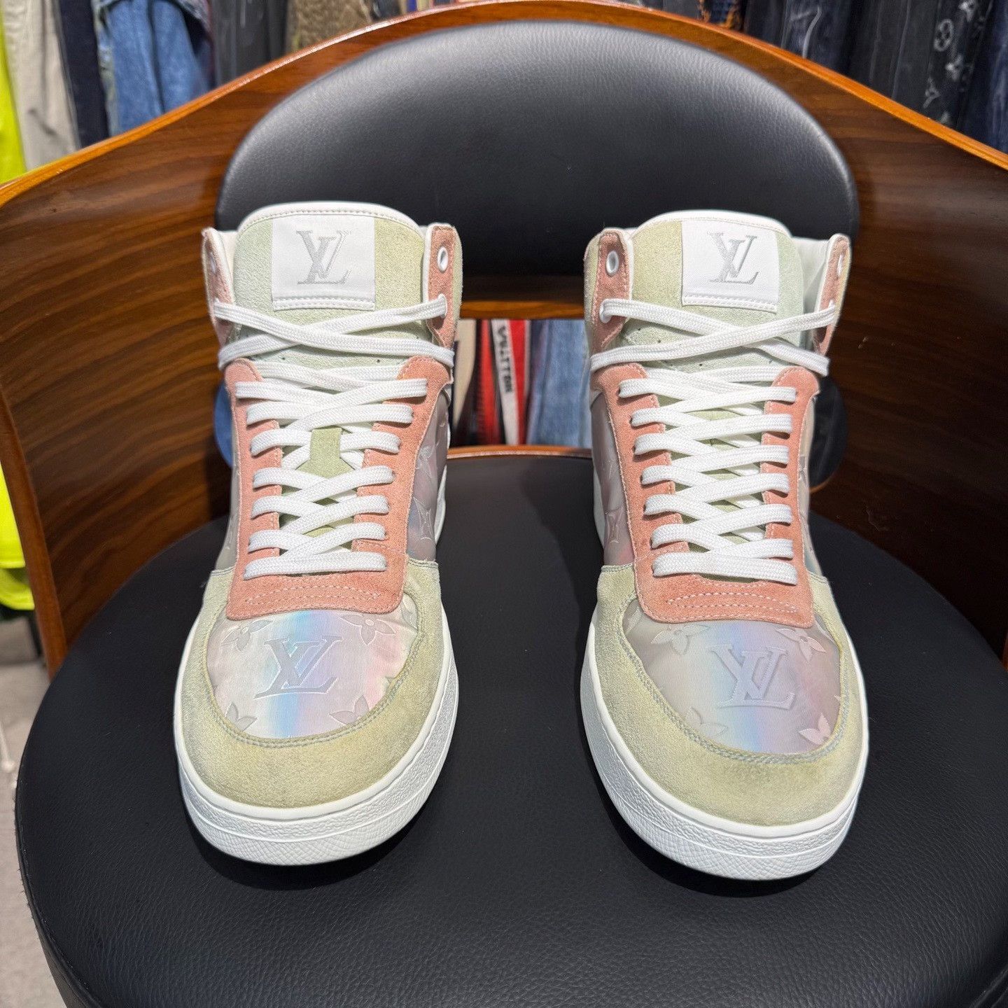 Louis Vuitton Louis Vuitton Multi Hitop Sneakers 8 Men Size US 8 / EU 41 - 2 Thumbnail