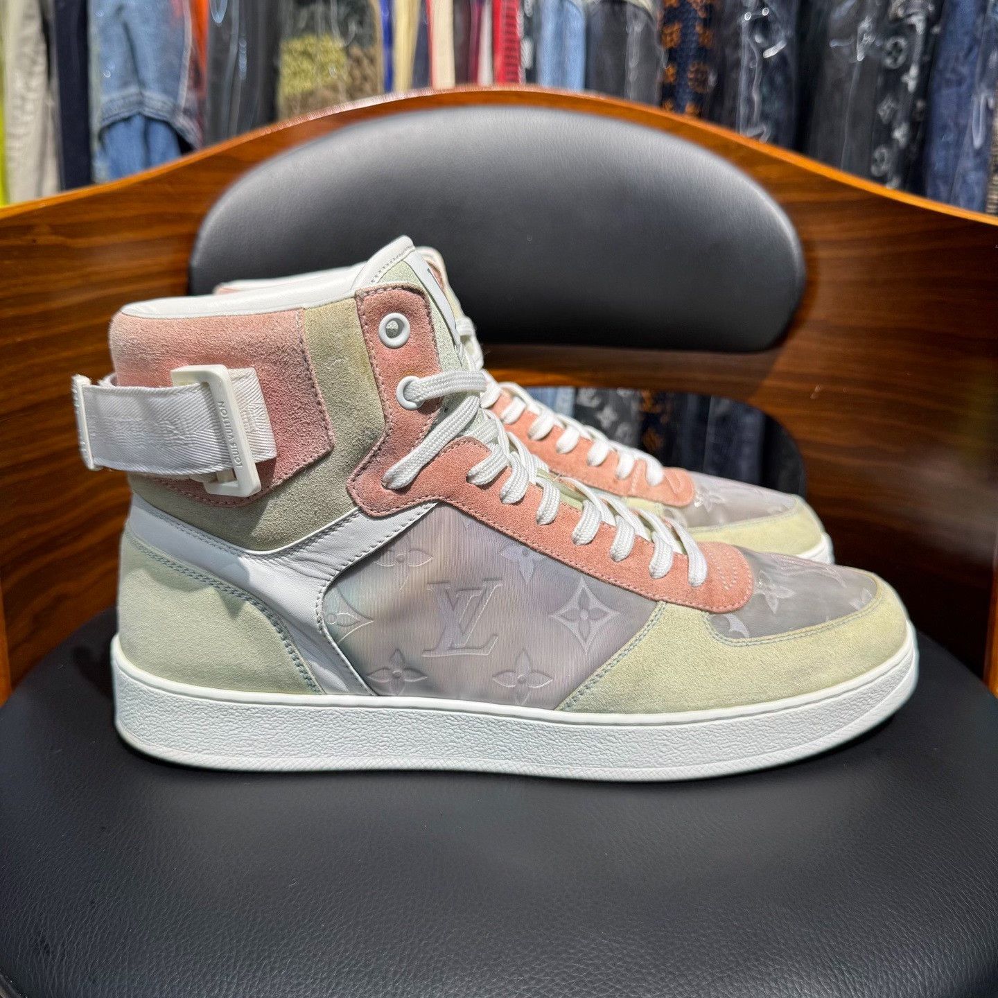 Louis Vuitton Louis Vuitton Multi Hitop Sneakers 8 Men Size US 8 / EU 41 - 4 Thumbnail
