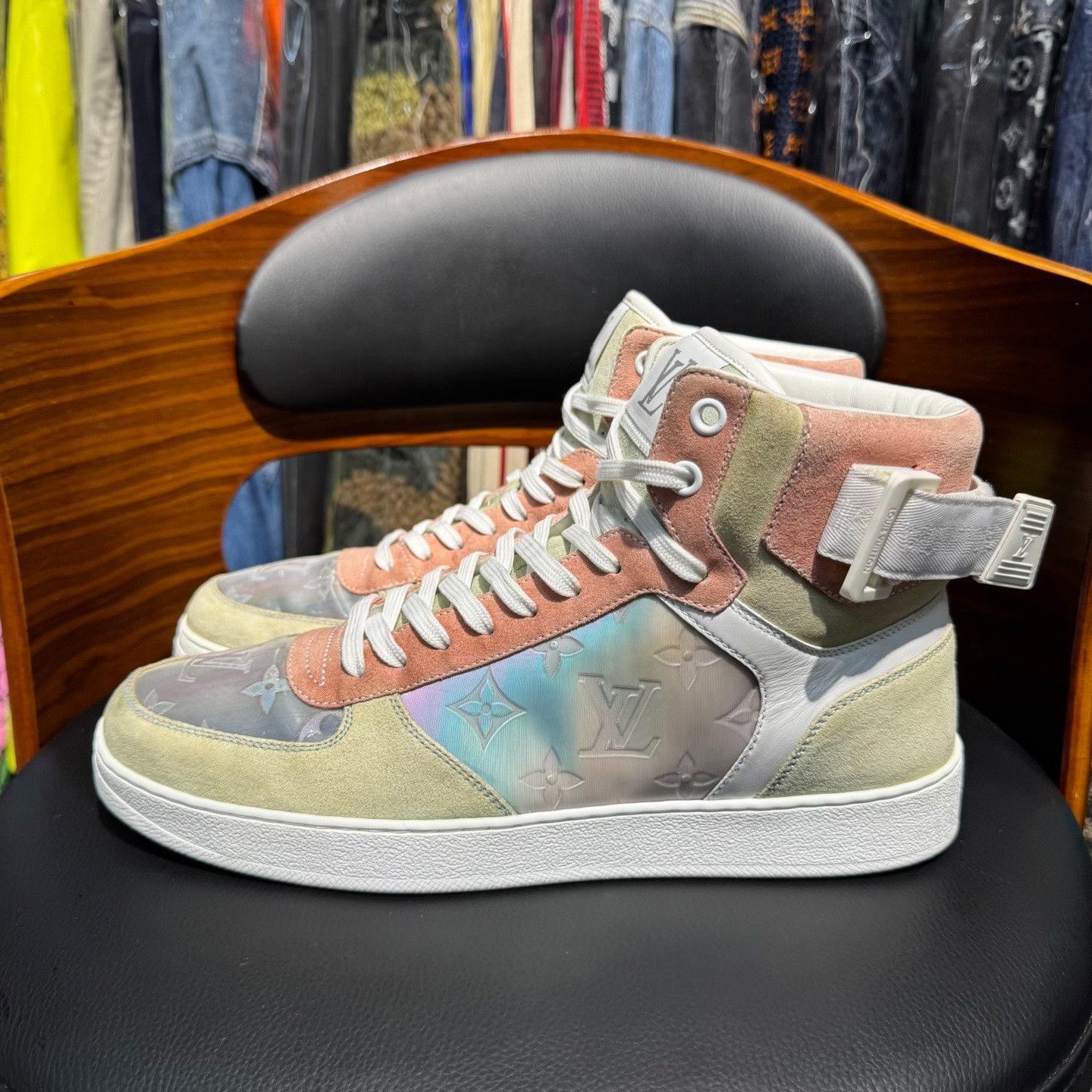 Louis Vuitton Louis Vuitton Multi Hitop Sneakers 8 Men Size US 8 / EU 41 - 6 Thumbnail