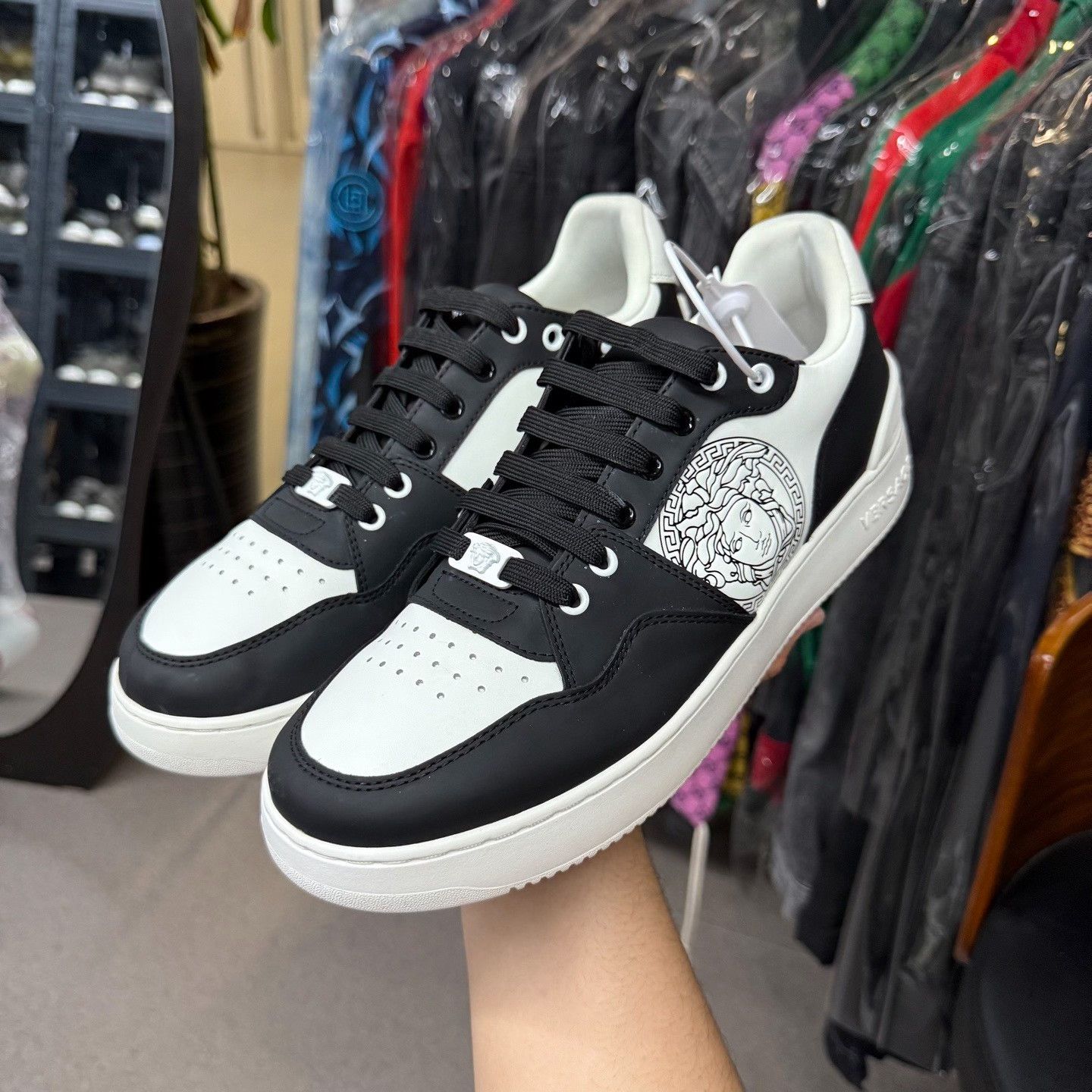 Versace Versace Black Lowtop Sneakers 10 Men Size US 10 / EU 43 - 5 Thumbnail