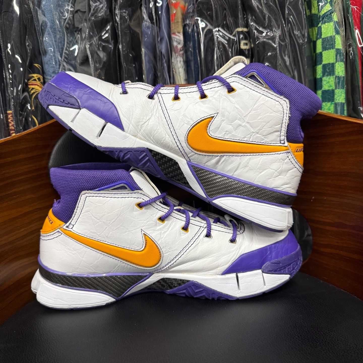Nike Nike KOBE1 Purple Lowtop Sneakers 10.5 Men Size US 10.5 / EU 43-44 - 7 Thumbnail