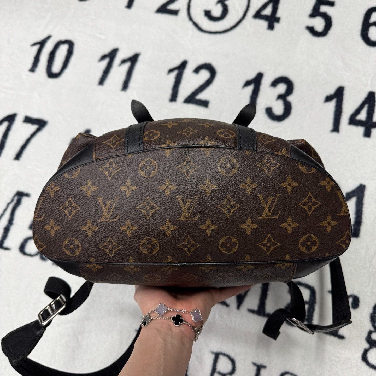 Louis Vuitton Louis Vuitton Backpack XL Women Size ONE SIZE - 5 Thumbnail