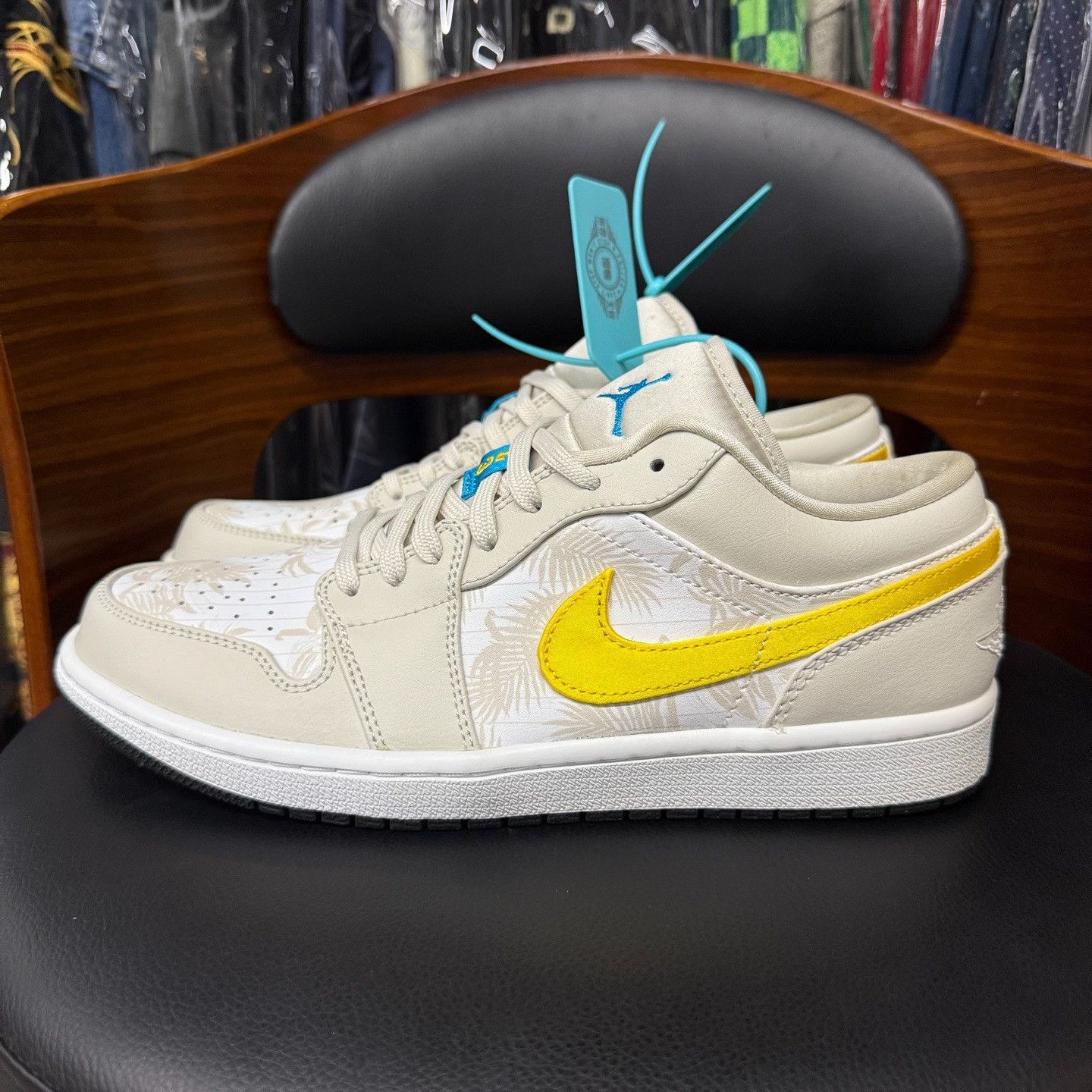 Nike Nike AJ1 Brown Lowtop Sneakers 9.5 Men Size US 9.5 / EU 42-43 - 6 Thumbnail