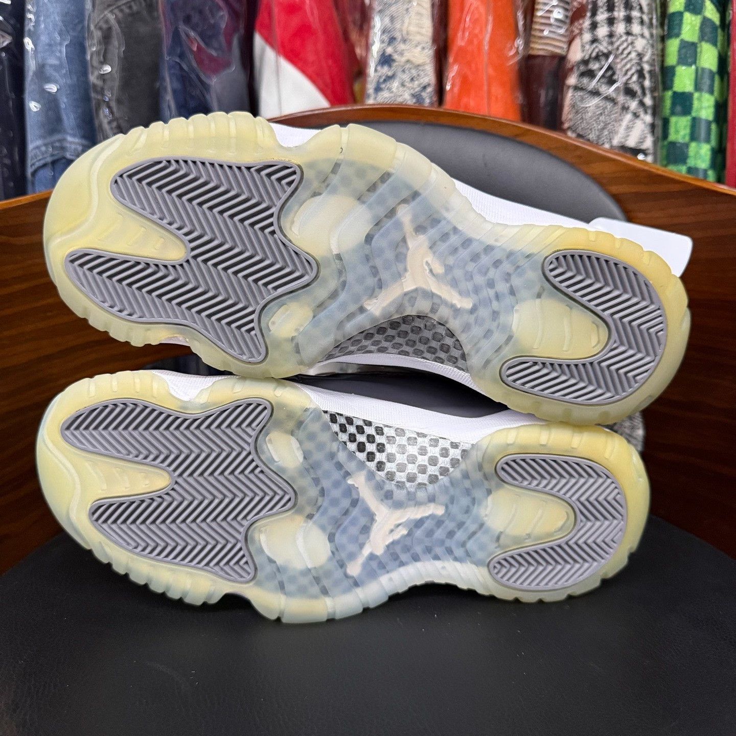Nike Nike AJ11 Gray Lowtop Sneakers 7.5 Men Size US 7.5 / EU 40-41 - 9 Thumbnail