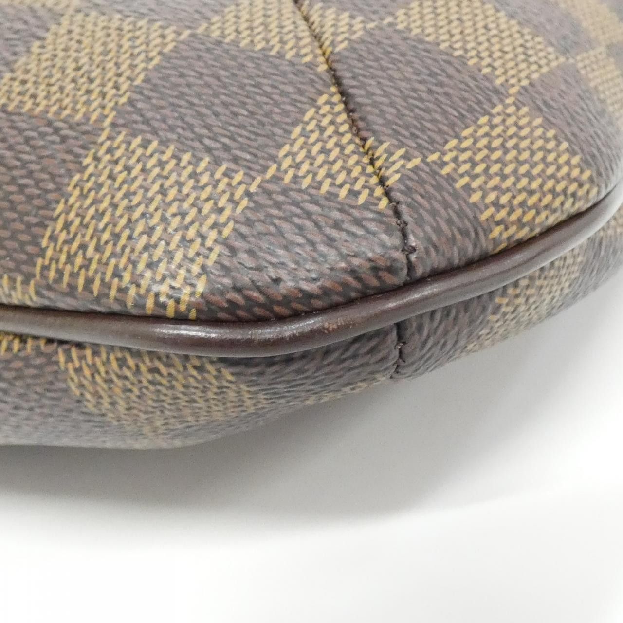 Louis Vuitton Louis Vuitton Louis Vuitton Damier Bloomsbury Shoulder Bag Textile Shoulder Bag N42251 DUTY FREE for USA Size ONE SIZE - 3 Thumbnail