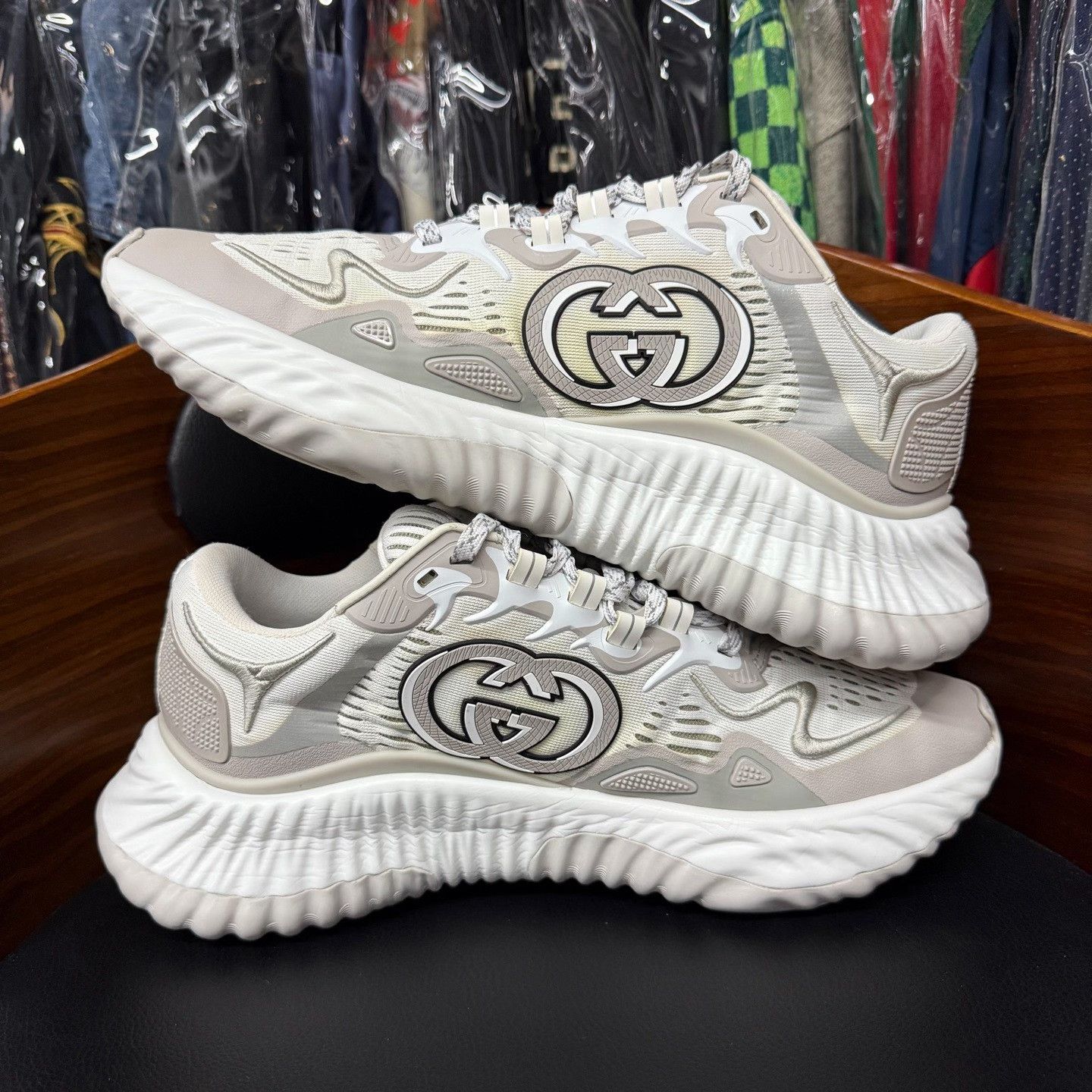 Gucci Gucci White Lowtop Sneakers 10 Men Size US 10 / EU 43 - 7 Thumbnail