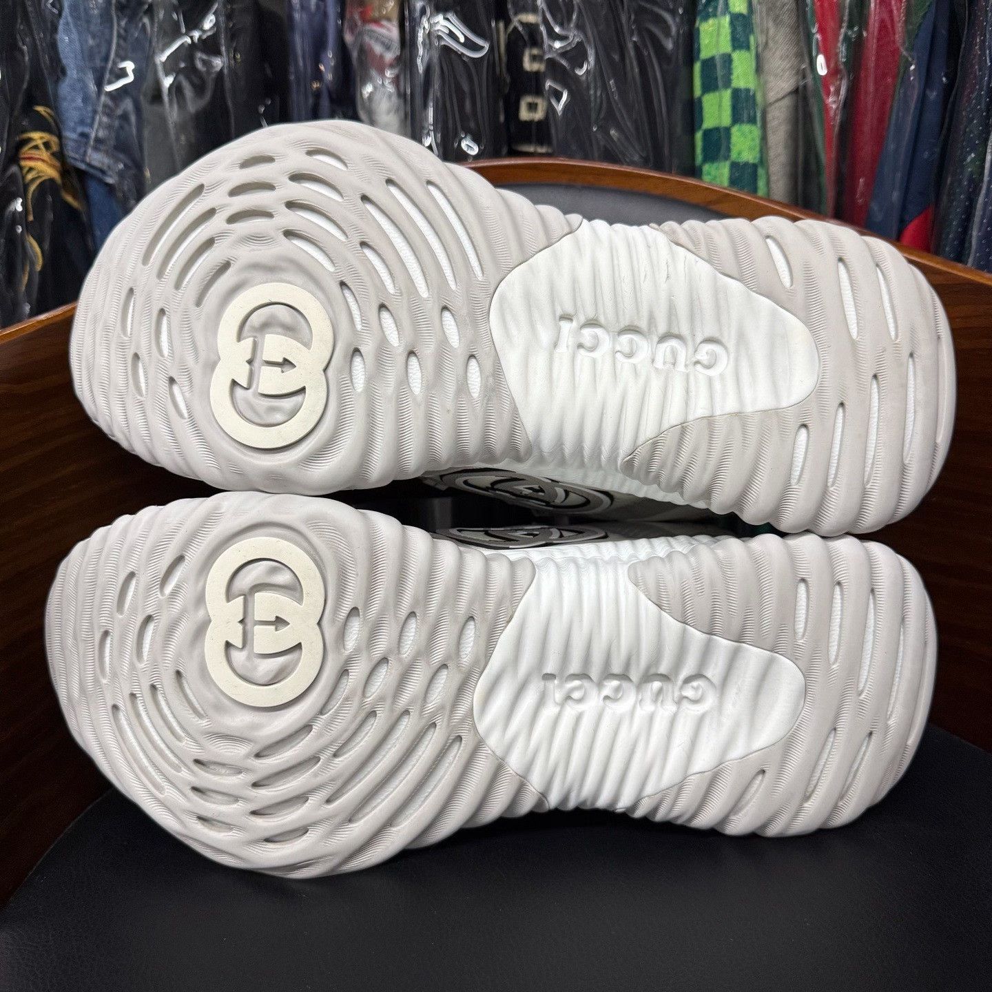 Gucci Gucci White Lowtop Sneakers 10 Men Size US 10 / EU 43 - 9 Thumbnail