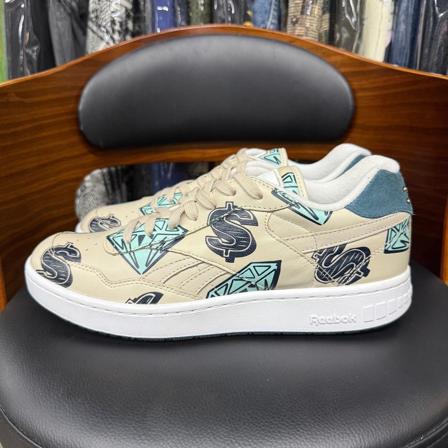 Reebok Reebok Collab White Lowtop Sneakers 9.5 Men Size US 9.5 / EU 42-43 - 6 Thumbnail