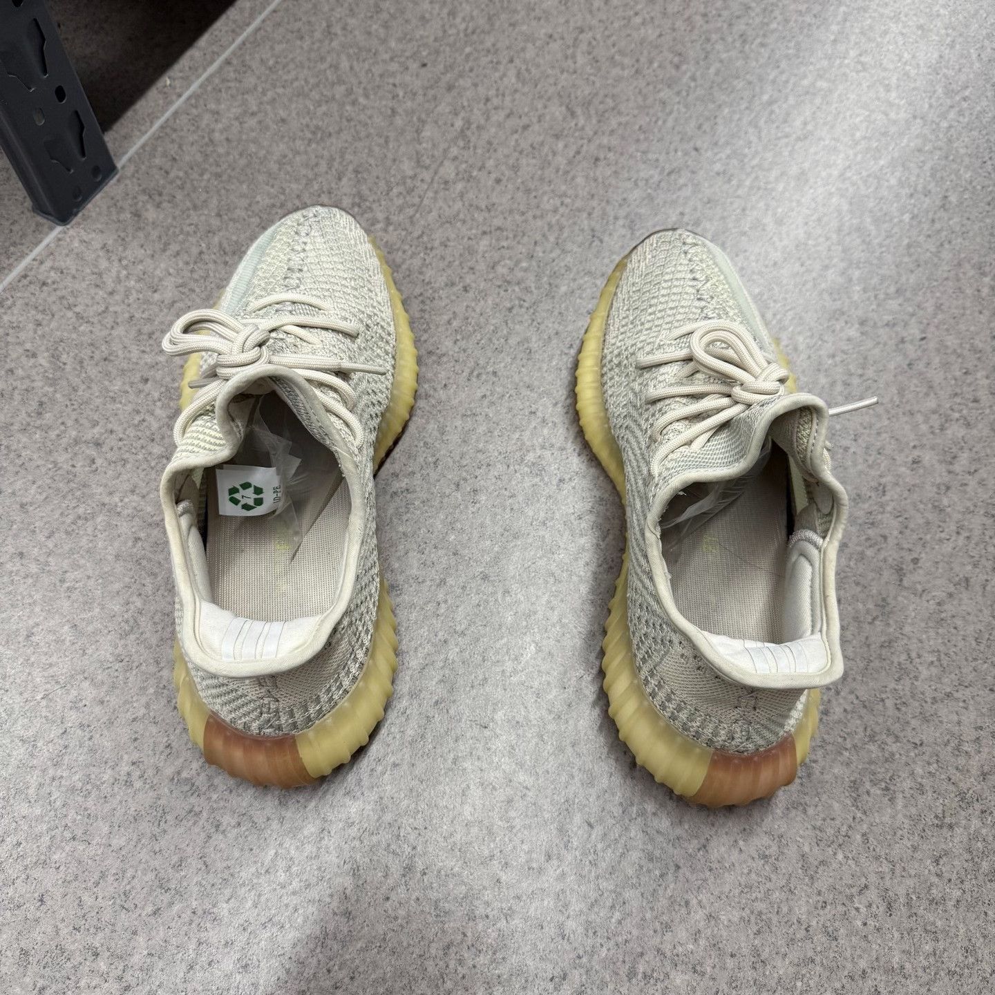 Adidas Adidas YEEZY350 Lowtop Sneakers 10 Men Size US 10 / EU 43 - 8 Thumbnail