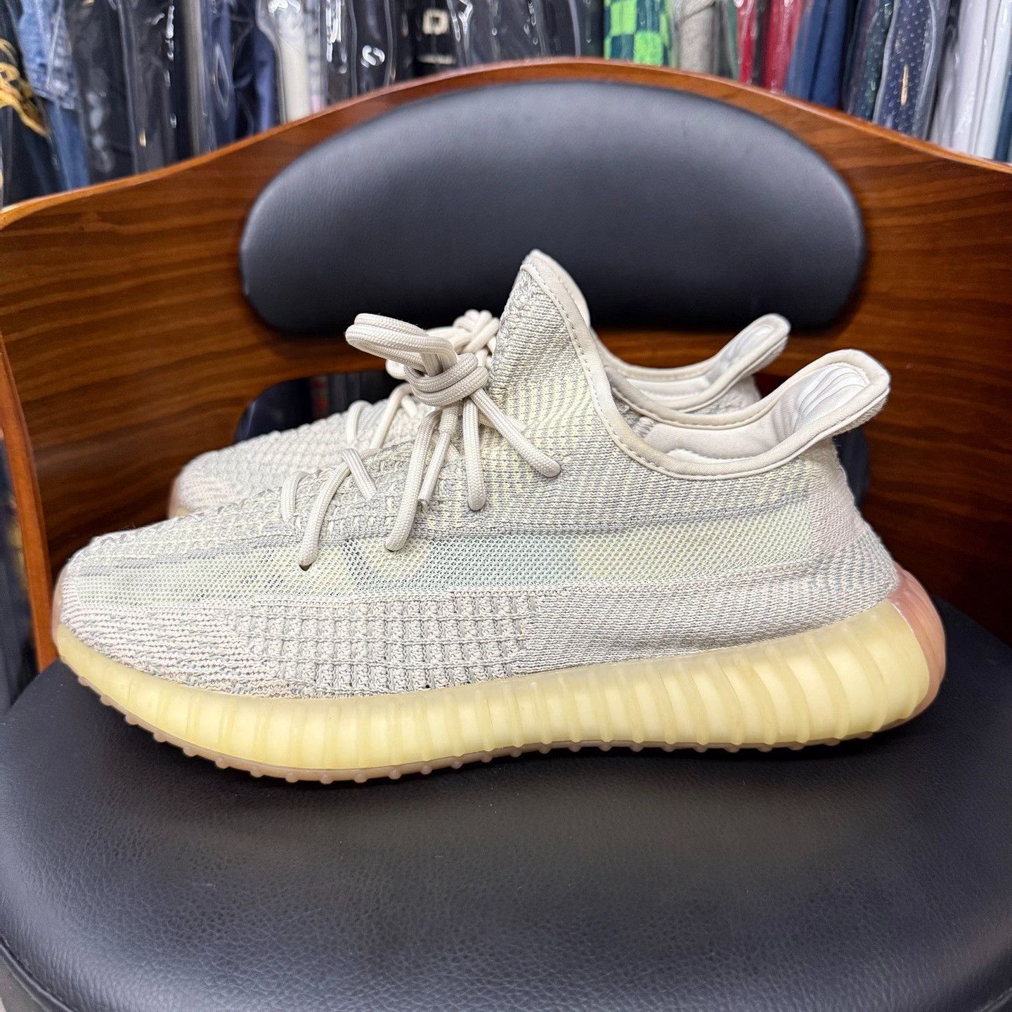Adidas Adidas YEEZY350 Lowtop Sneakers 10 Men Size US 10 / EU 43 - 6 Thumbnail