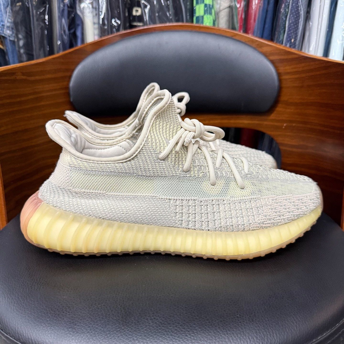 Adidas Adidas YEEZY350 Lowtop Sneakers 10 Men Size US 10 / EU 43 - 4 Thumbnail