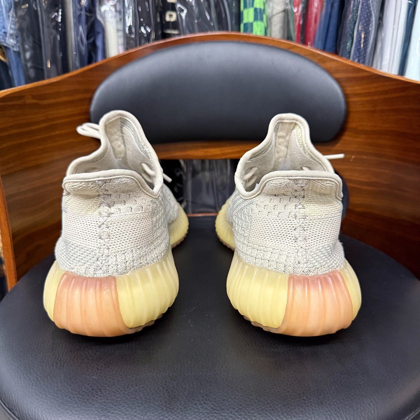 Adidas Adidas YEEZY350 Lowtop Sneakers 10 Men Size US 10 / EU 43 - 3 Thumbnail