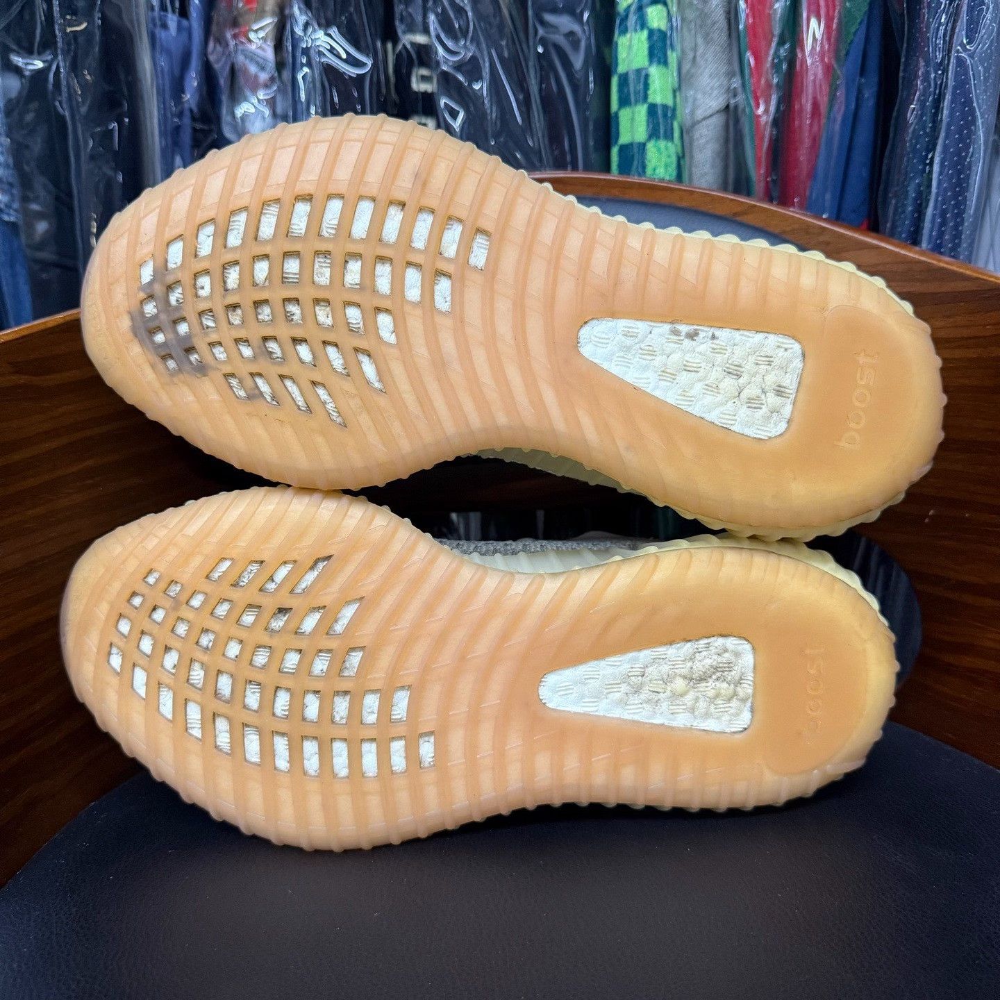 Adidas Adidas YEEZY350 Lowtop Sneakers 10 Men Size US 10 / EU 43 - 9 Thumbnail